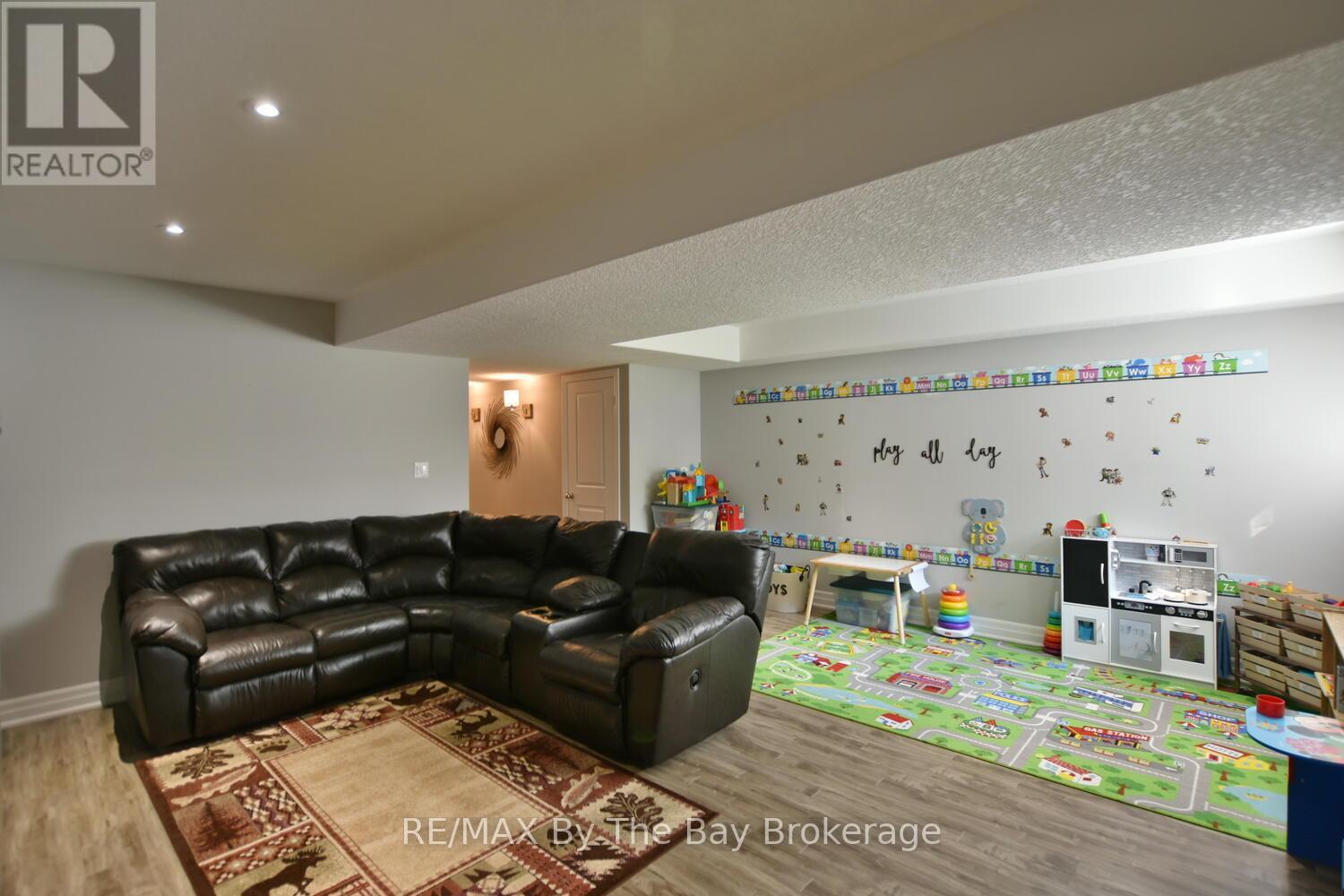 121 45th Street N, Wasaga Beach, Ontario  L9Z 1Z4 - Photo 29 - S12949380