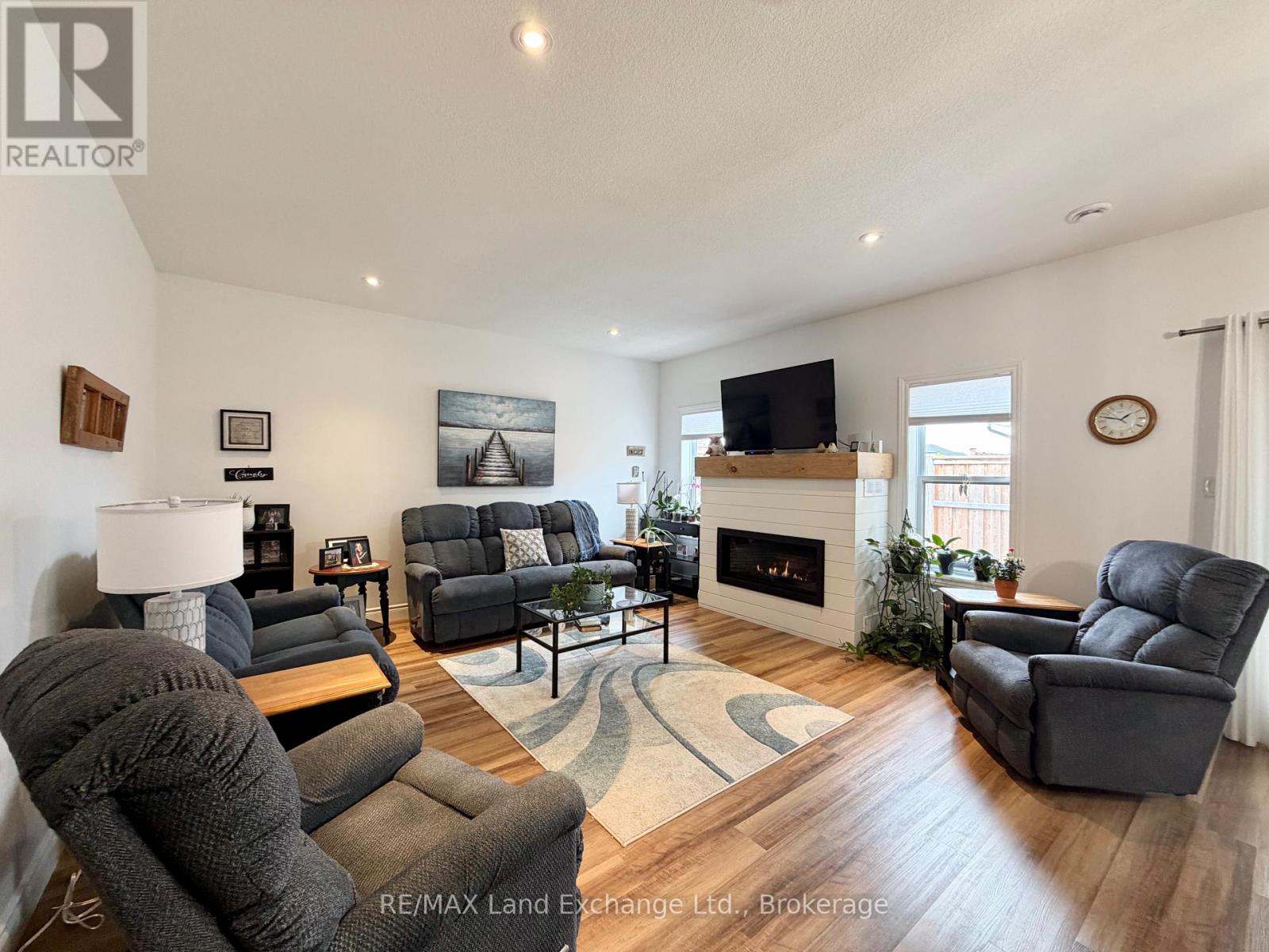 30 - 1050 Waterloo Street, Saugeen Shores, Ontario  N0H 2C3 - Photo 4 - X12949218