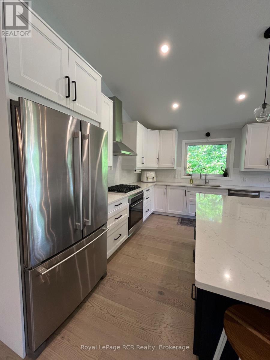 52 Birch Street, South Bruce Peninsula, Ontario  N0H 2G0 - Photo 8 - X12949238