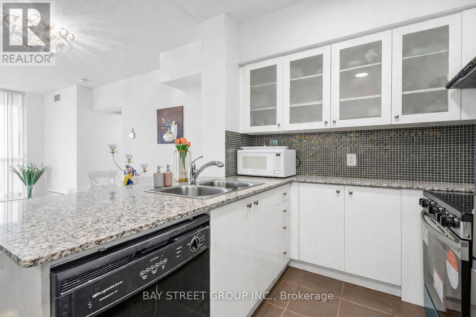 1509 - 5791 Yonge Street, Toronto, Ontario  M2M 3T9 - Photo 4 - C12949222