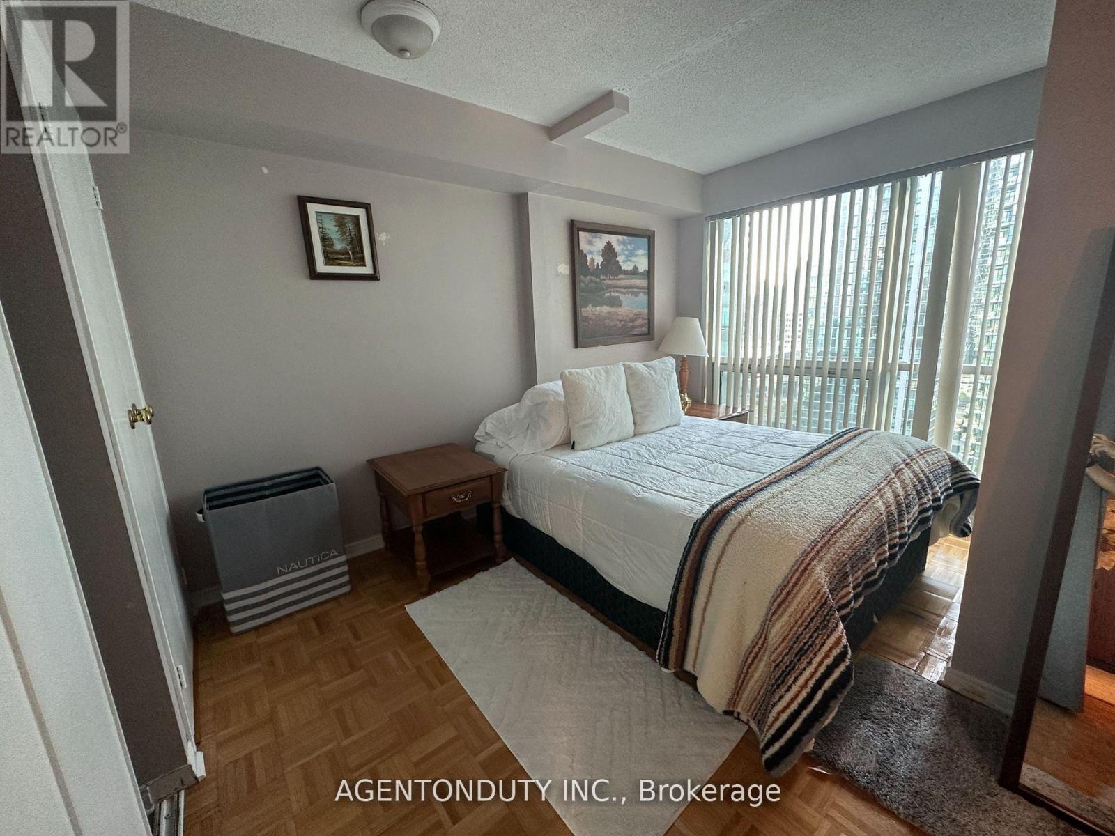 1902 - 10 Queens Quay W, Toronto, Ontario  M5J 2R9 - Photo 14 - C12949248