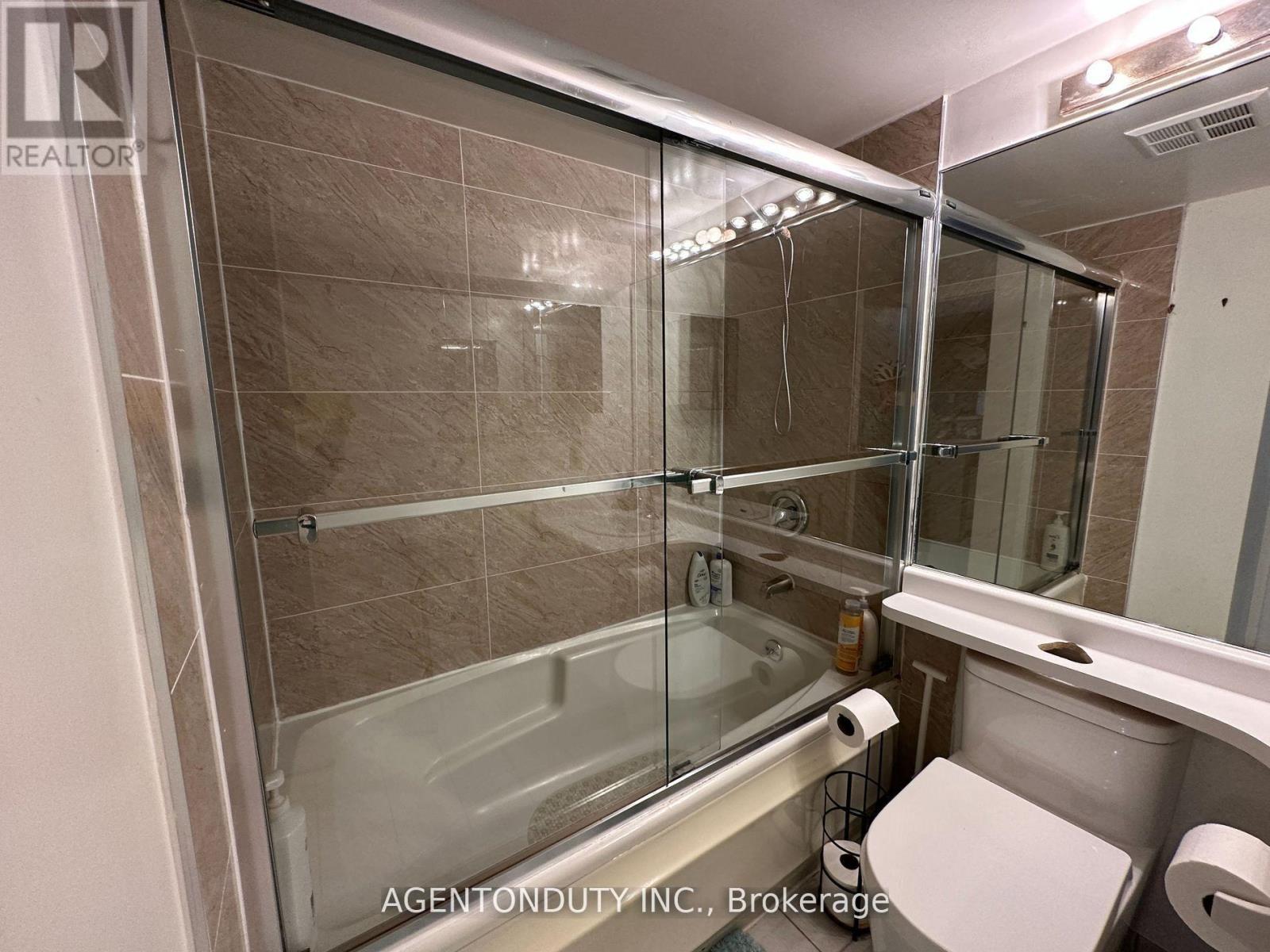 1902 - 10 Queens Quay W, Toronto, Ontario  M5J 2R9 - Photo 16 - C12949248