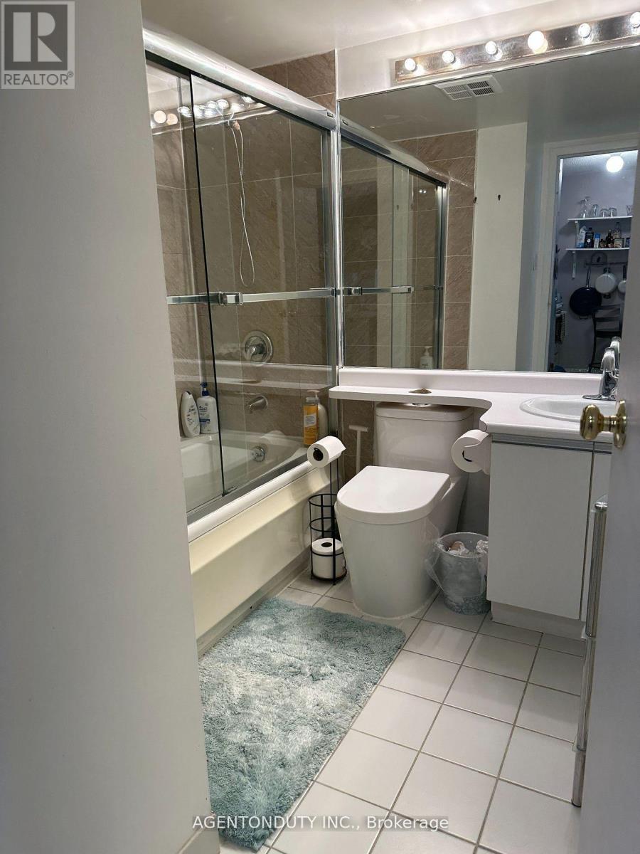 1902 - 10 Queens Quay W, Toronto, Ontario  M5J 2R9 - Photo 17 - C12949248