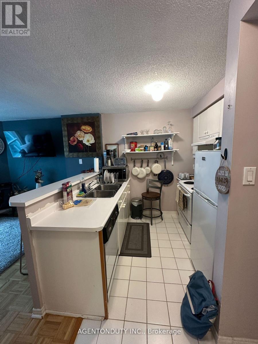 1902 - 10 Queens Quay W, Toronto, Ontario  M5J 2R9 - Photo 8 - C12949248