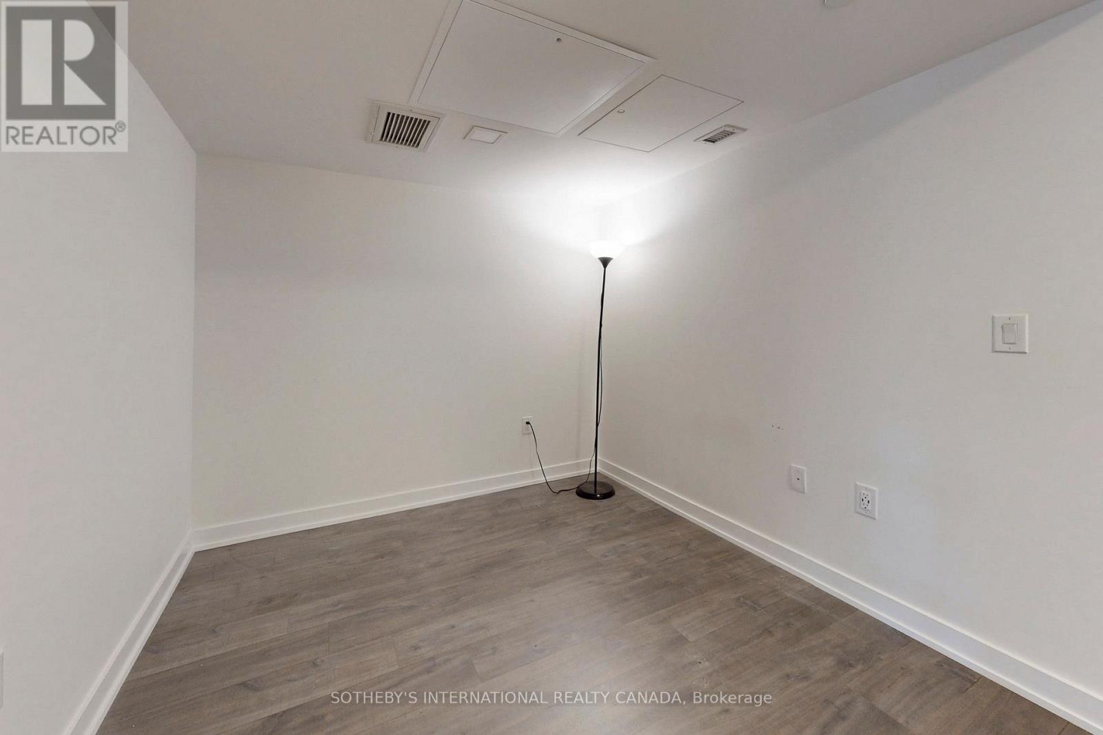 713 - 50 Mccaul Street, Toronto, Ontario  M5T 0B6 - Photo 15 - C12949268