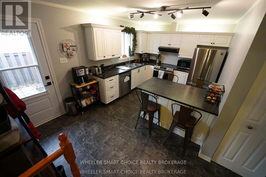 402 Cline Avenue, Cornwall, Ontario  K6J 5M8 - Photo 5 - X12949250