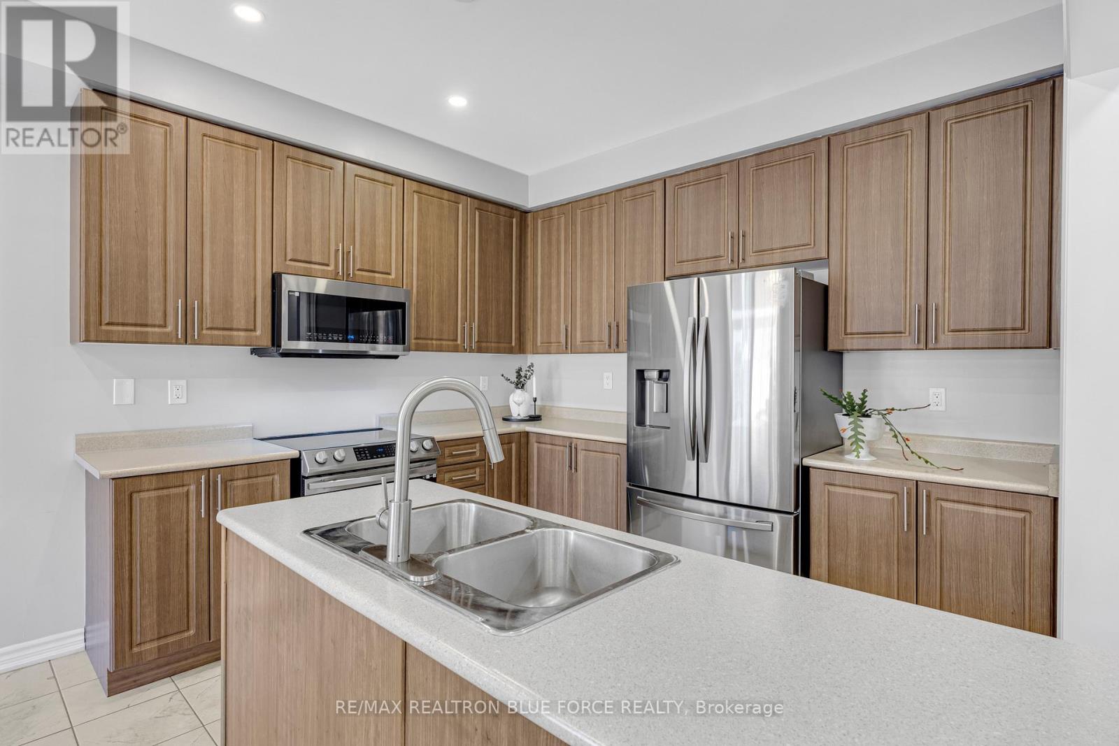 1231 Graham Clapp Avenue, Oshawa, Ontario  L1H 8L7 - Photo 12 - E12949214