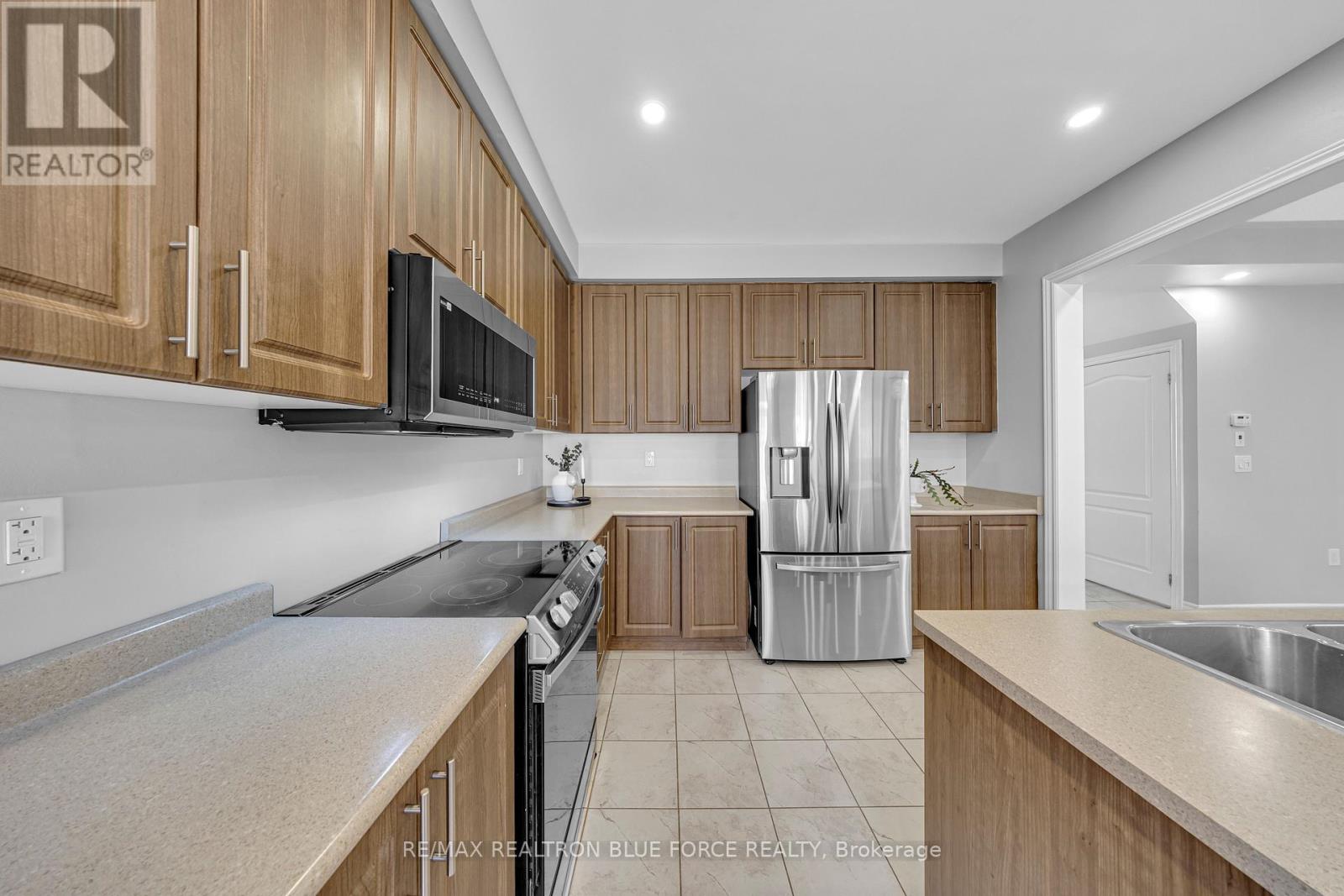 1231 Graham Clapp Avenue, Oshawa, Ontario  L1H 8L7 - Photo 8 - E12949214