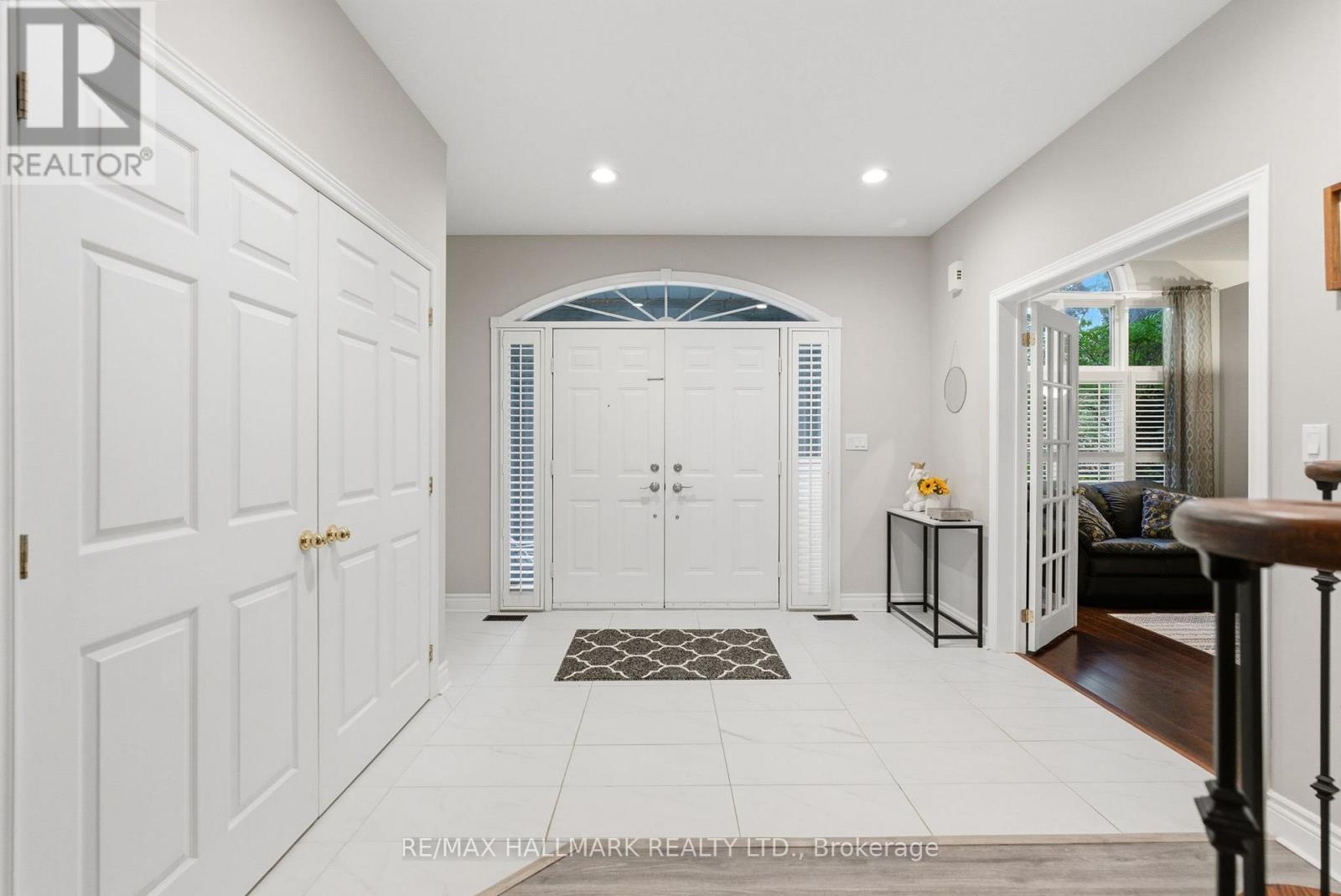 897 Oberland Drive, Oshawa, Ontario  L1K 2M2 - Photo 2 - E12949236