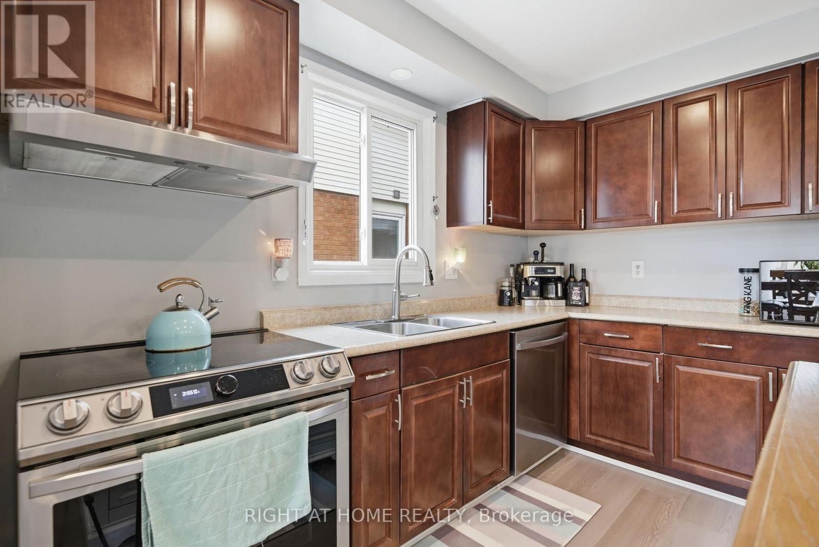 37 Beechnut Crescent, Clarington, Ontario  L1E 1Y5 - Photo 10 - E12949326