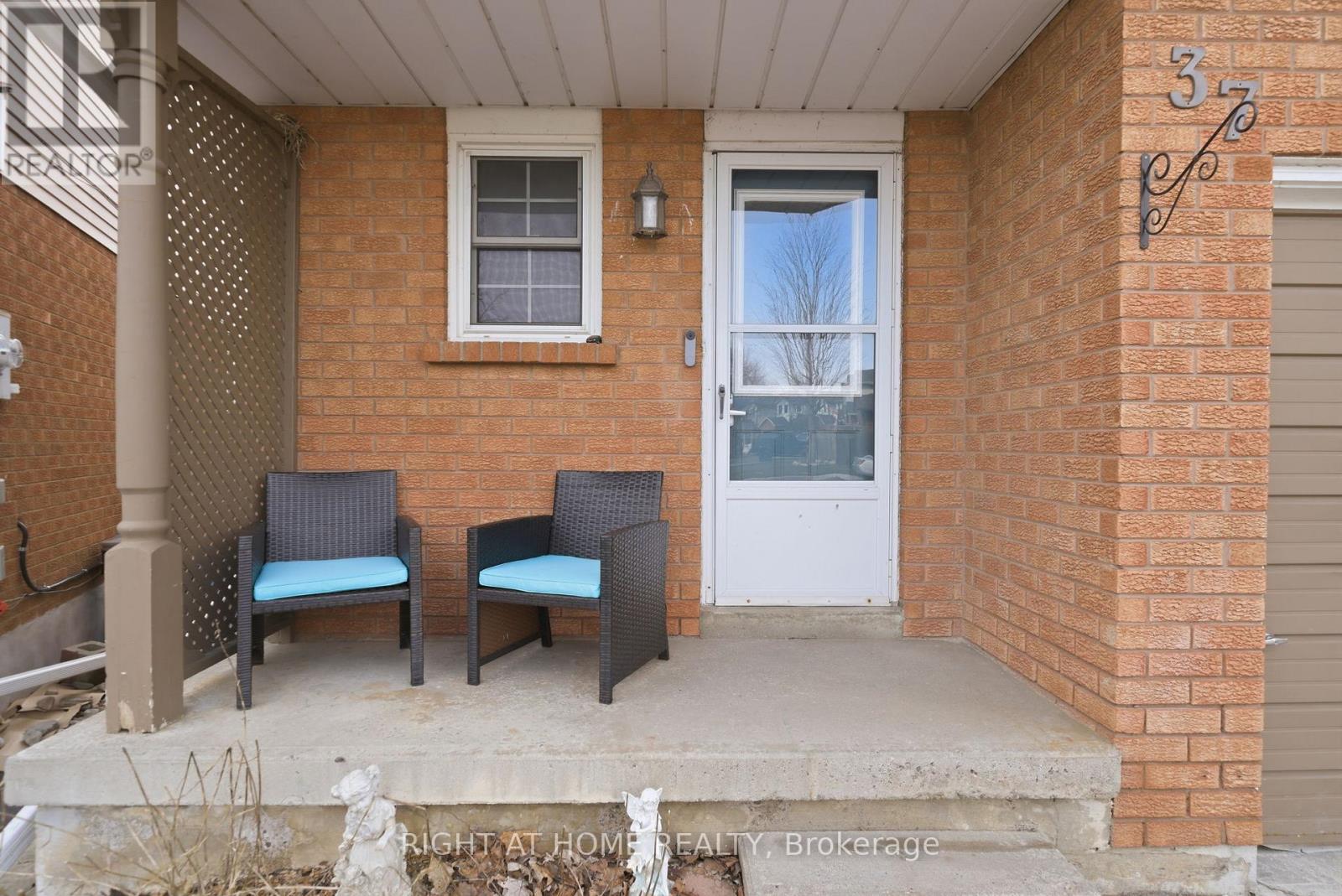 37 Beechnut Crescent, Clarington, Ontario  L1E 1Y5 - Photo 3 - E12949326