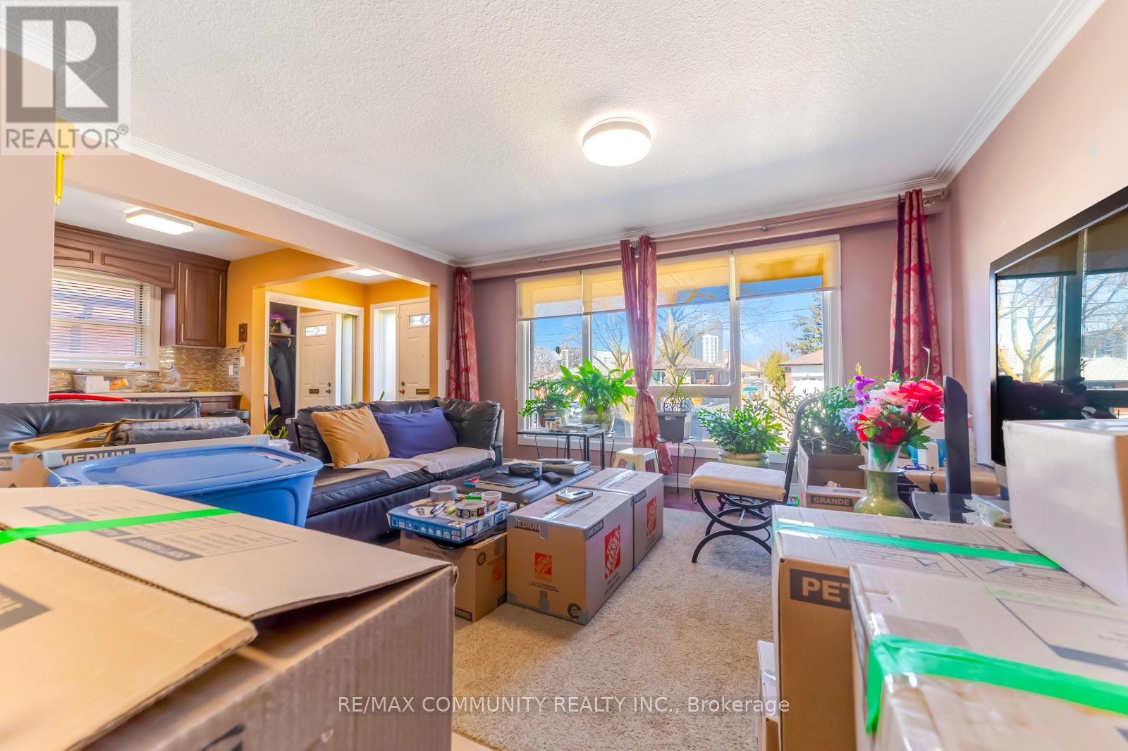 17 Madrid Street, Toronto, Ontario  M1P 4L7 - Photo 10 - E12949368