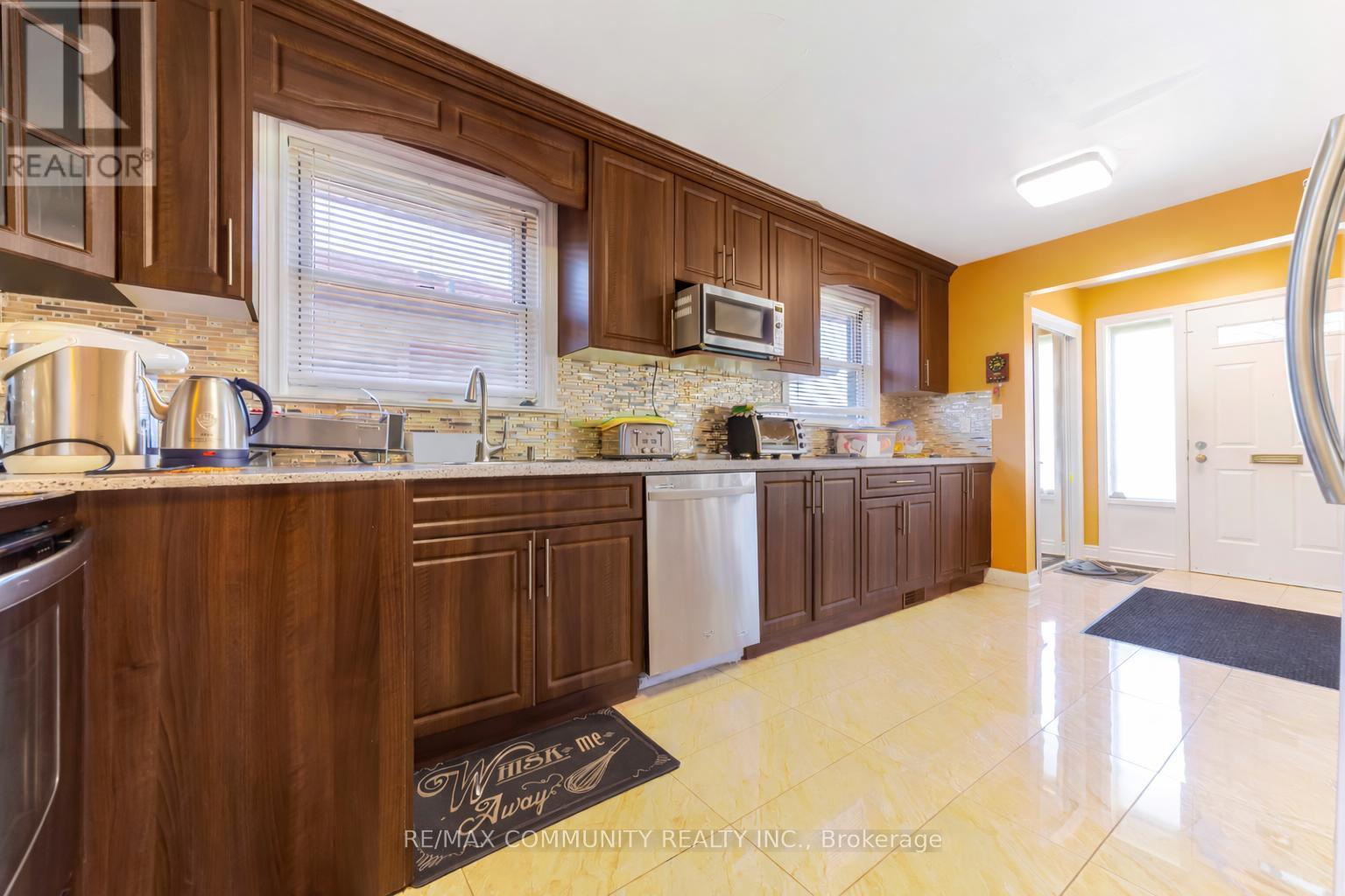 17 Madrid Street, Toronto, Ontario  M1P 4L7 - Photo 12 - E12949368