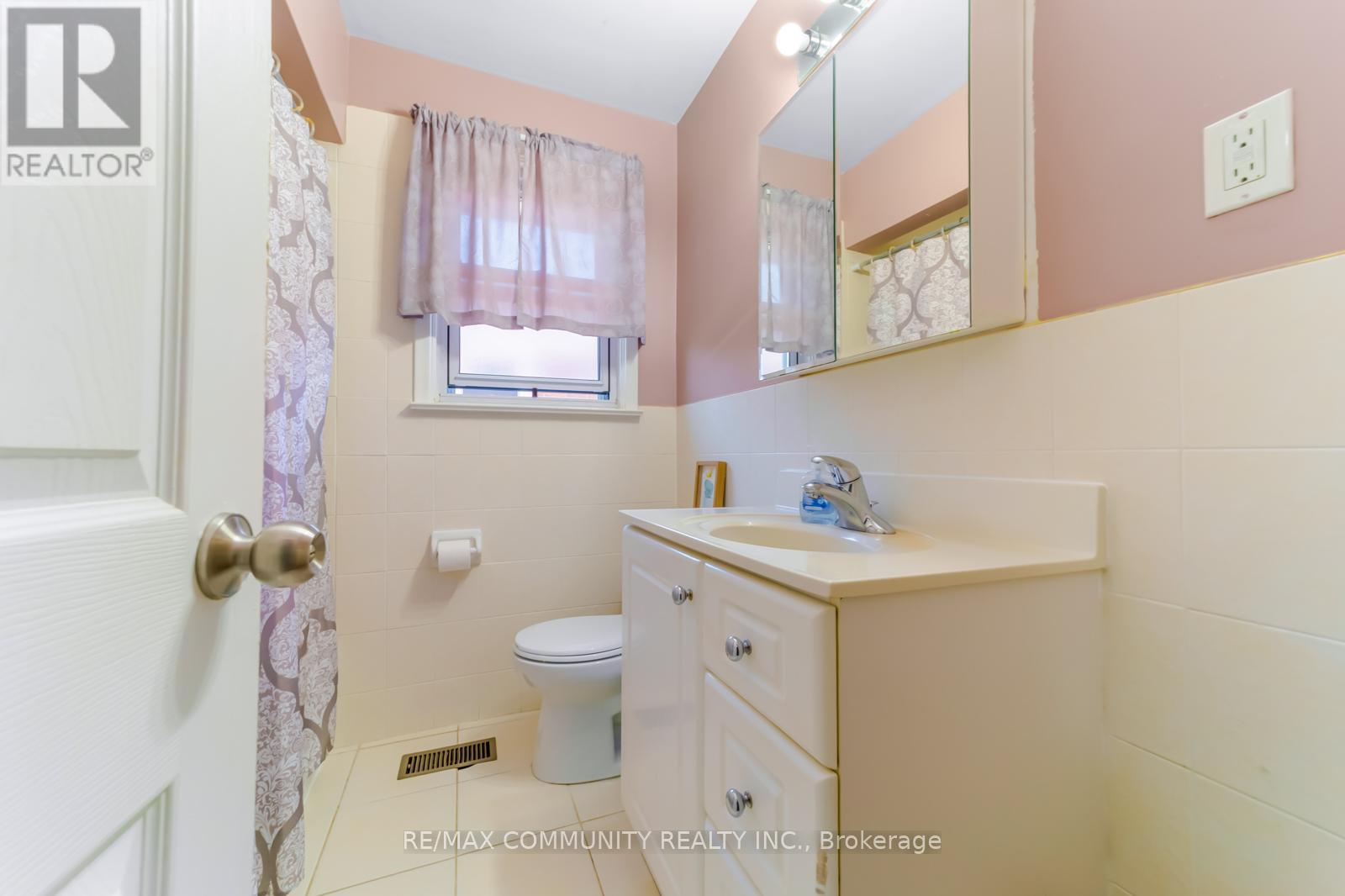 17 Madrid Street, Toronto, Ontario  M1P 4L7 - Photo 19 - E12949368