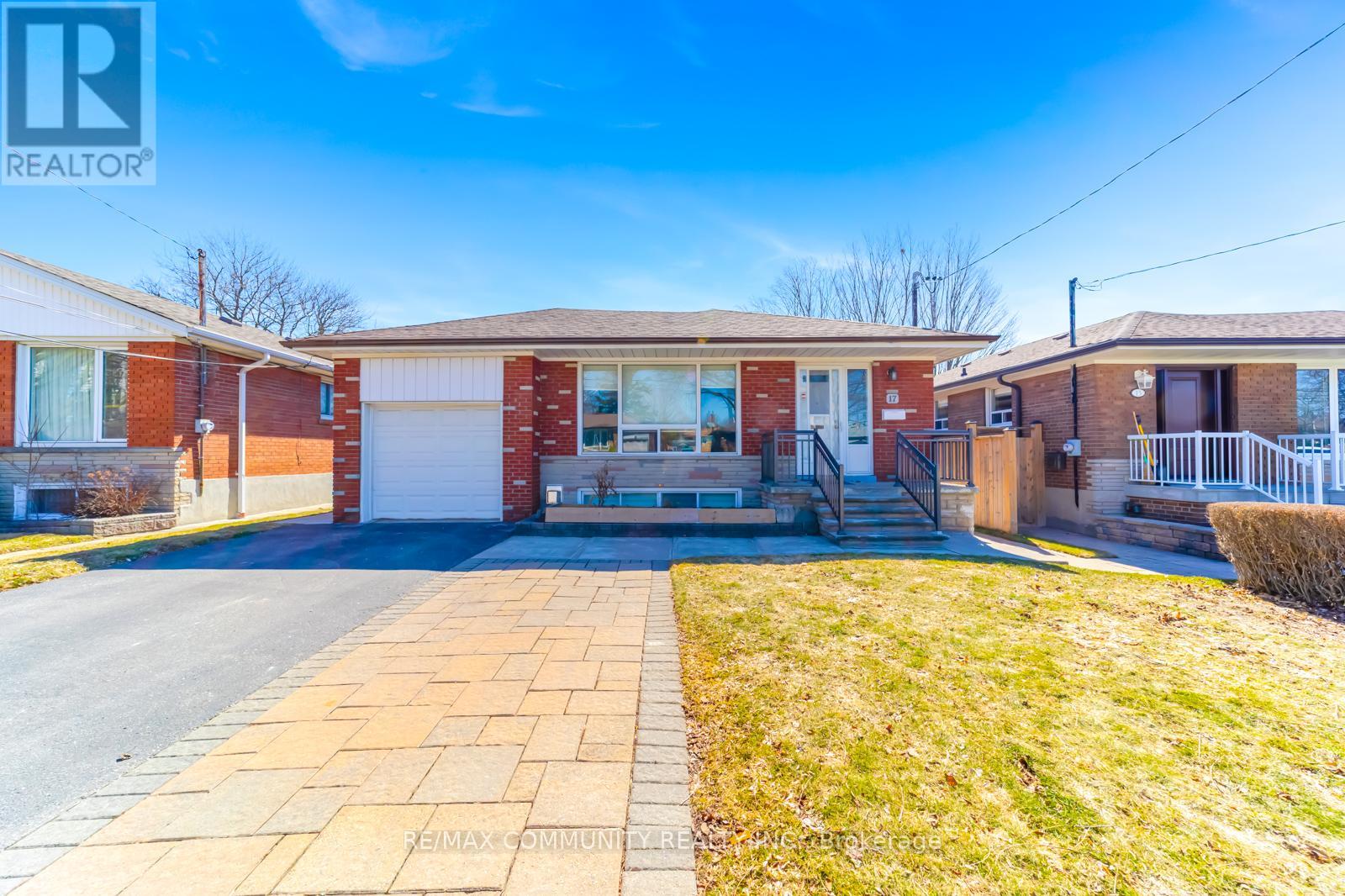 17 Madrid Street, Toronto, Ontario  M1P 4L7 - Photo 2 - E12949368