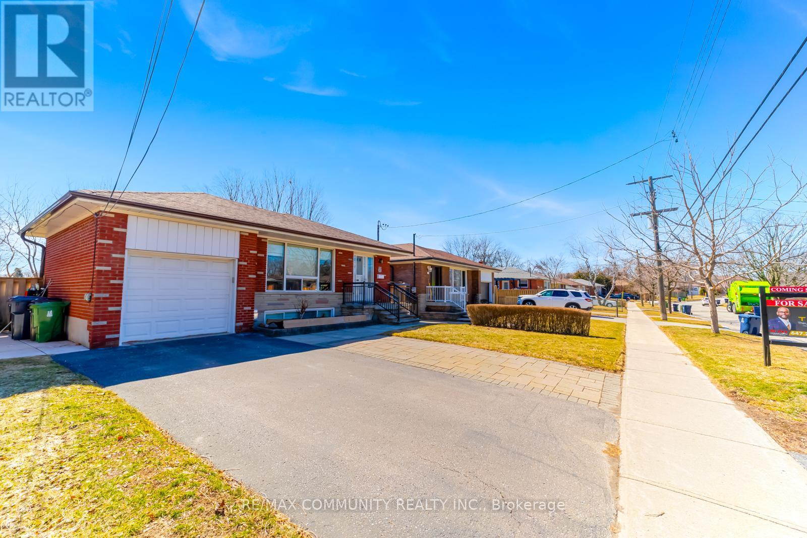 17 Madrid Street, Toronto, Ontario  M1P 4L7 - Photo 3 - E12949368