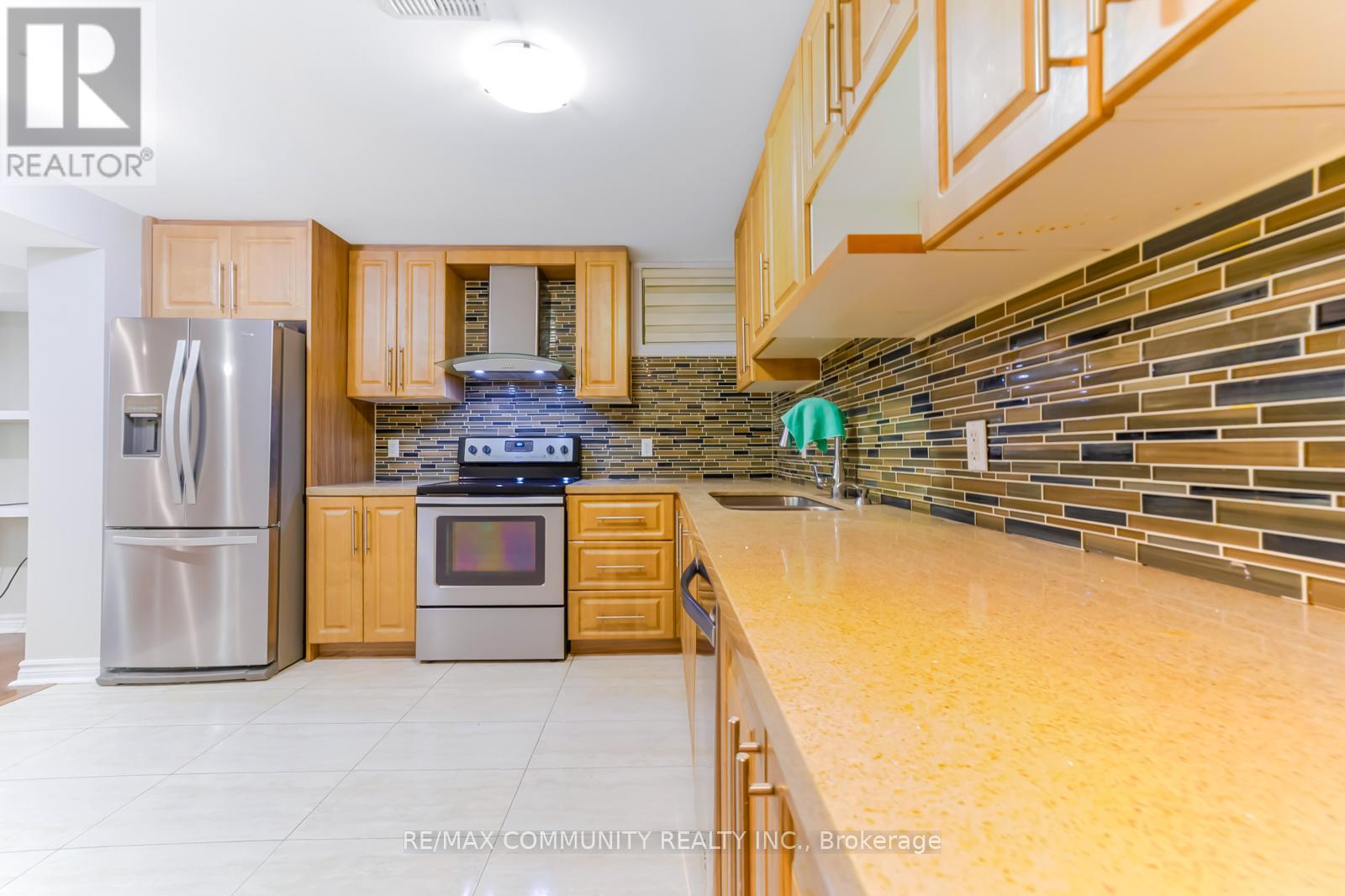 17 Madrid Street, Toronto, Ontario  M1P 4L7 - Photo 32 - E12949368