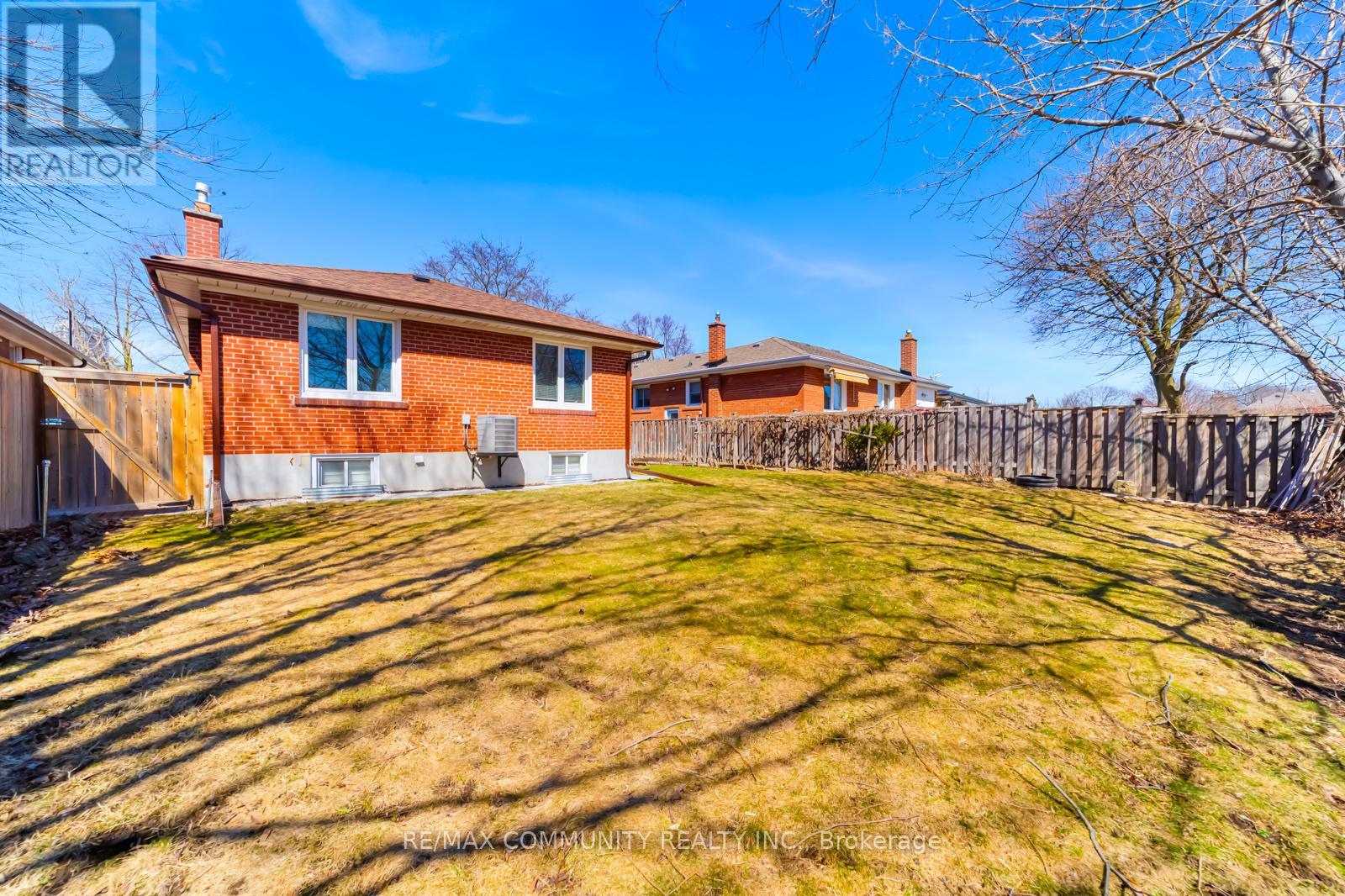 17 Madrid Street, Toronto, Ontario  M1P 4L7 - Photo 43 - E12949368