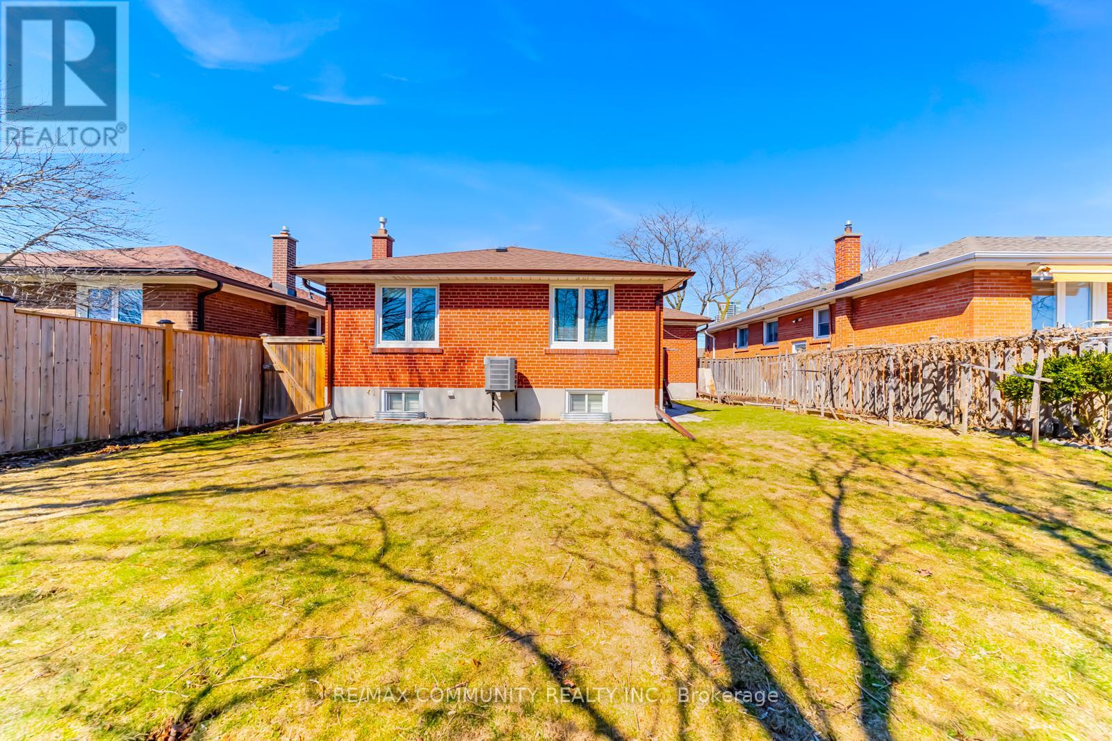 17 Madrid Street, Toronto, Ontario  M1P 4L7 - Photo 44 - E12949368