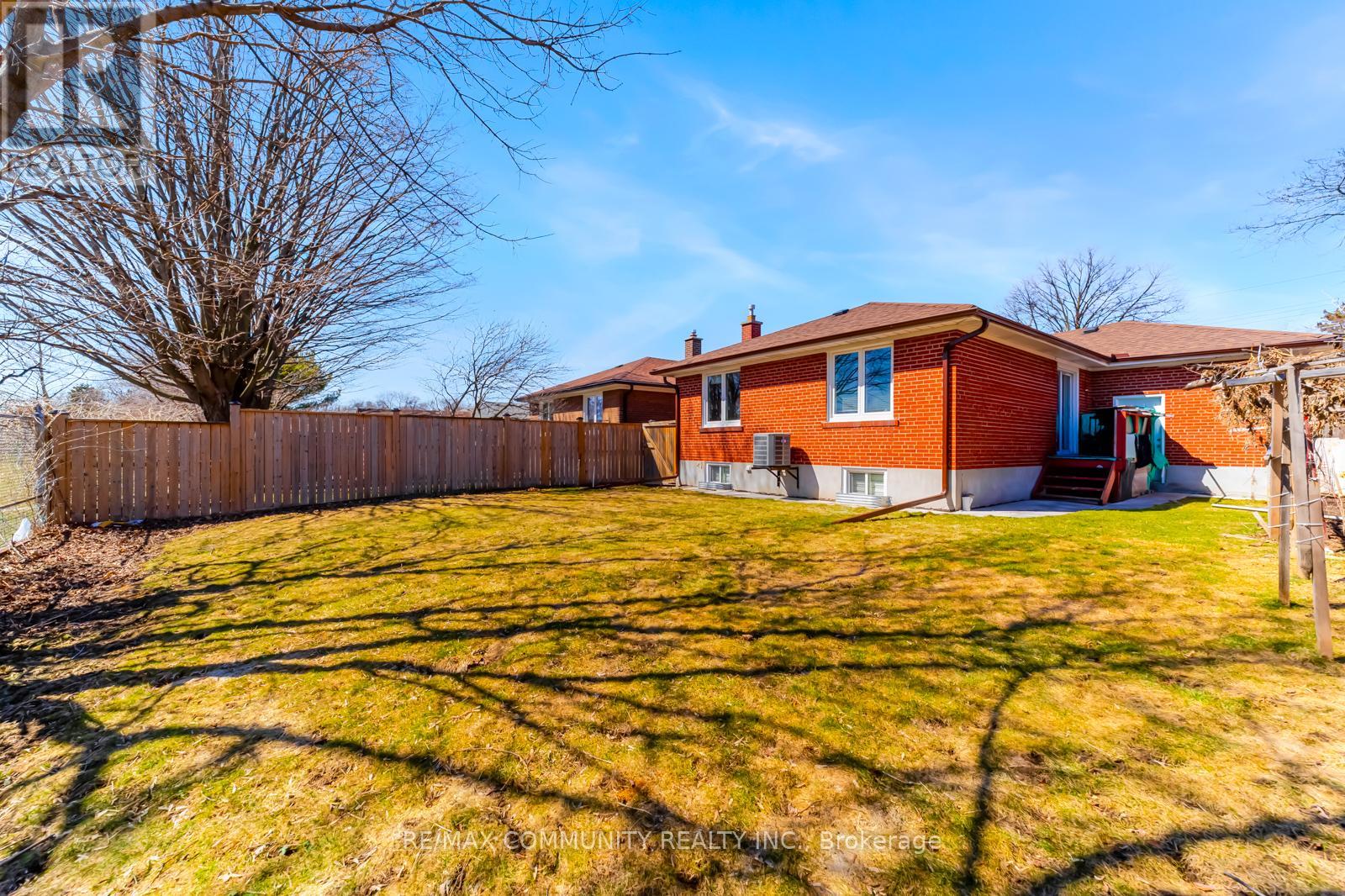 17 Madrid Street, Toronto, Ontario  M1P 4L7 - Photo 45 - E12949368