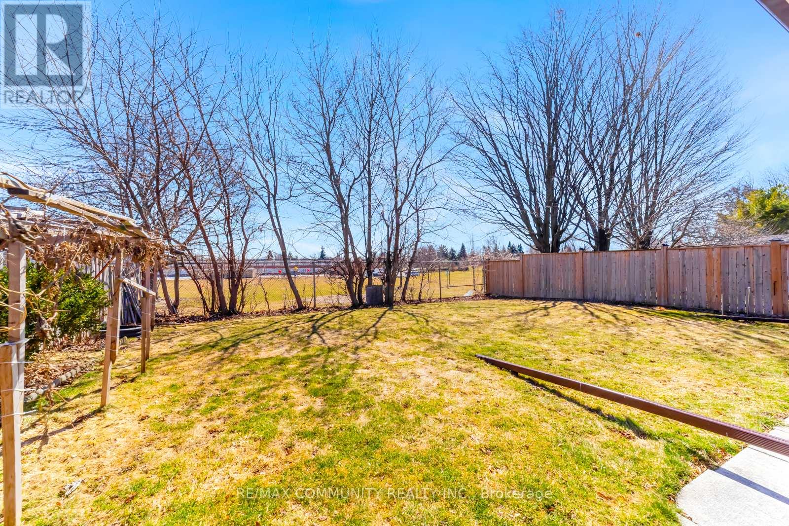 17 Madrid Street, Toronto, Ontario  M1P 4L7 - Photo 48 - E12949368