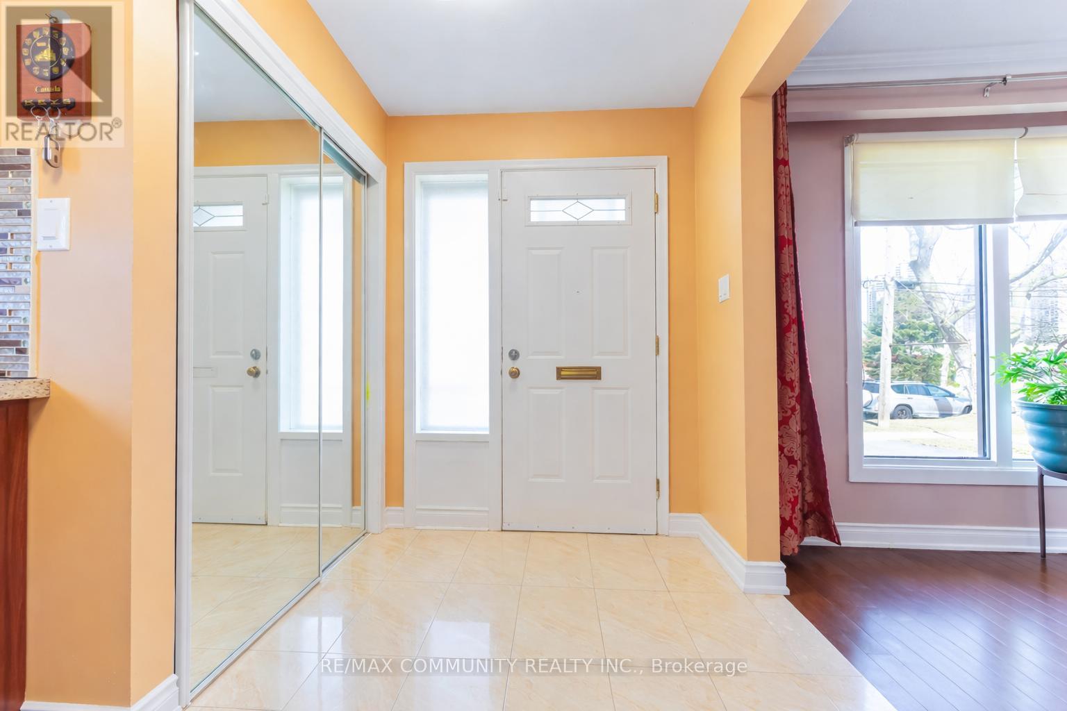 17 Madrid Street, Toronto, Ontario  M1P 4L7 - Photo 7 - E12949368