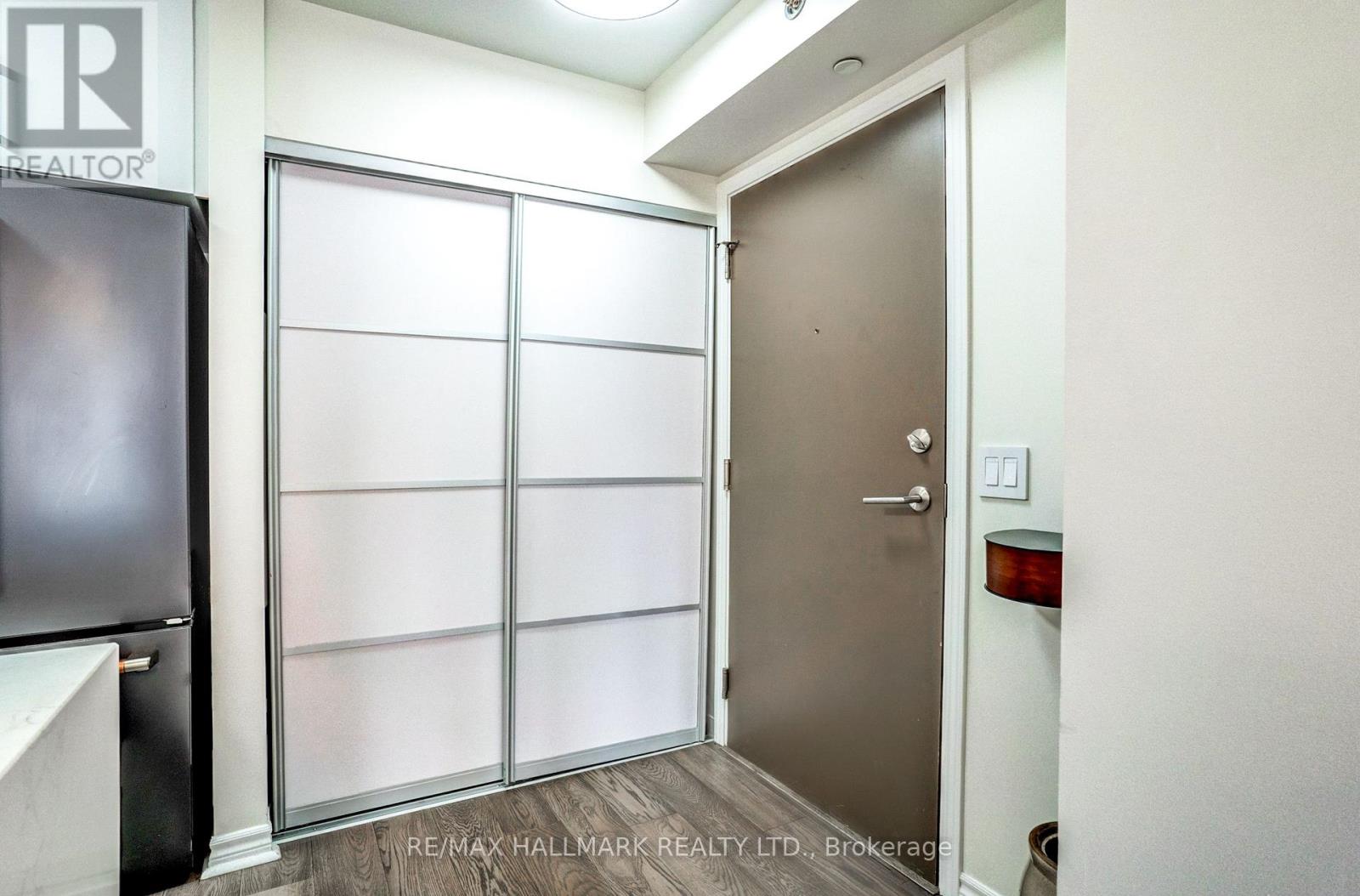 630 - 35 Saranac Boulevard, Toronto, Ontario  M6A 2G4 - Photo 5 - C12860430