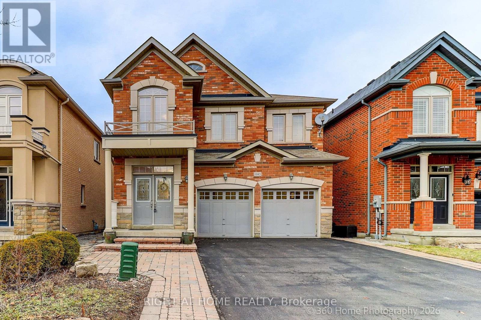 1045 BOB SCOTT COURT, Newmarket, Ontario