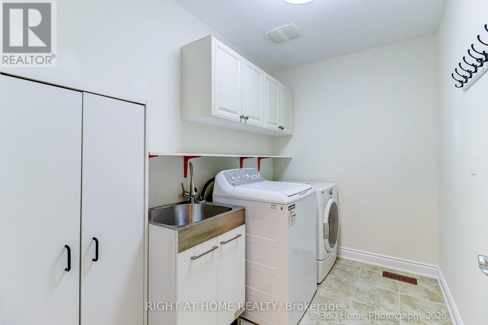 1045 Bob Scott Court, Newmarket, Ontario  L3X 3L5 - Photo 24 - N12949200