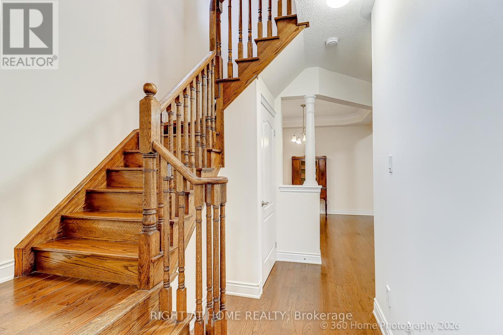 1045 Bob Scott Court, Newmarket, Ontario  L3X 3L5 - Photo 4 - N12949200