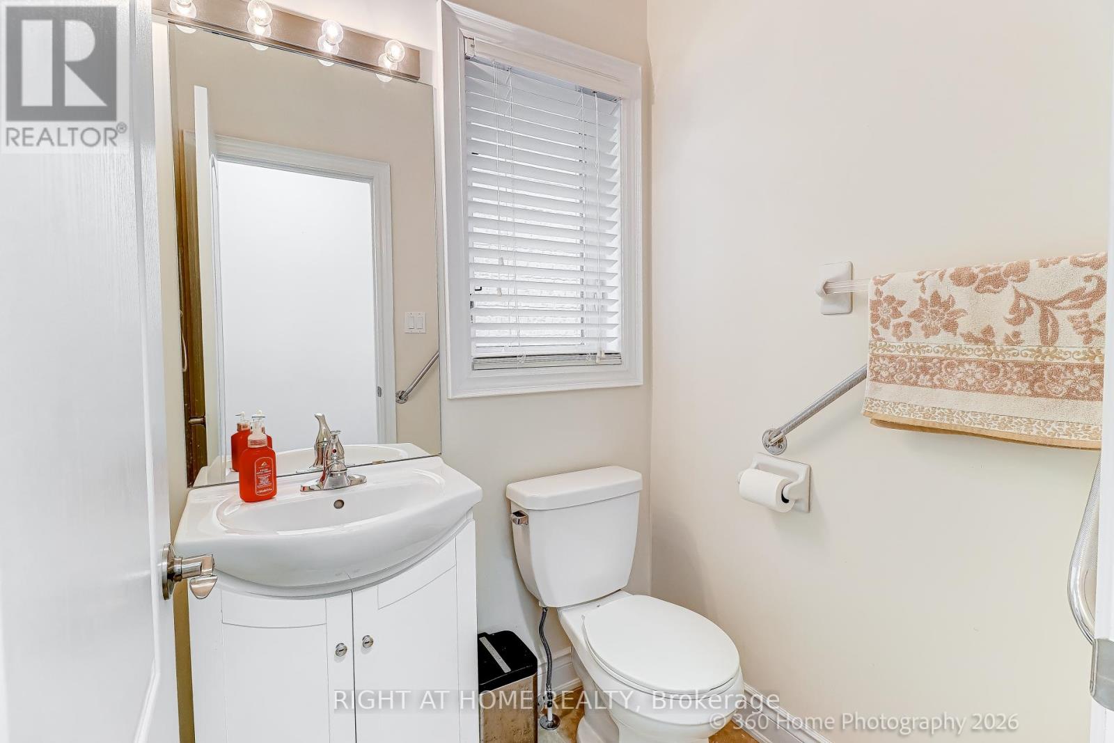 1045 Bob Scott Court, Newmarket, Ontario  L3X 3L5 - Photo 5 - N12949200