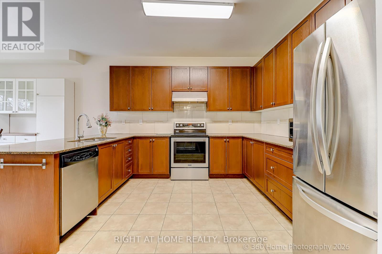 1045 Bob Scott Court, Newmarket, Ontario  L3X 3L5 - Photo 7 - N12949200