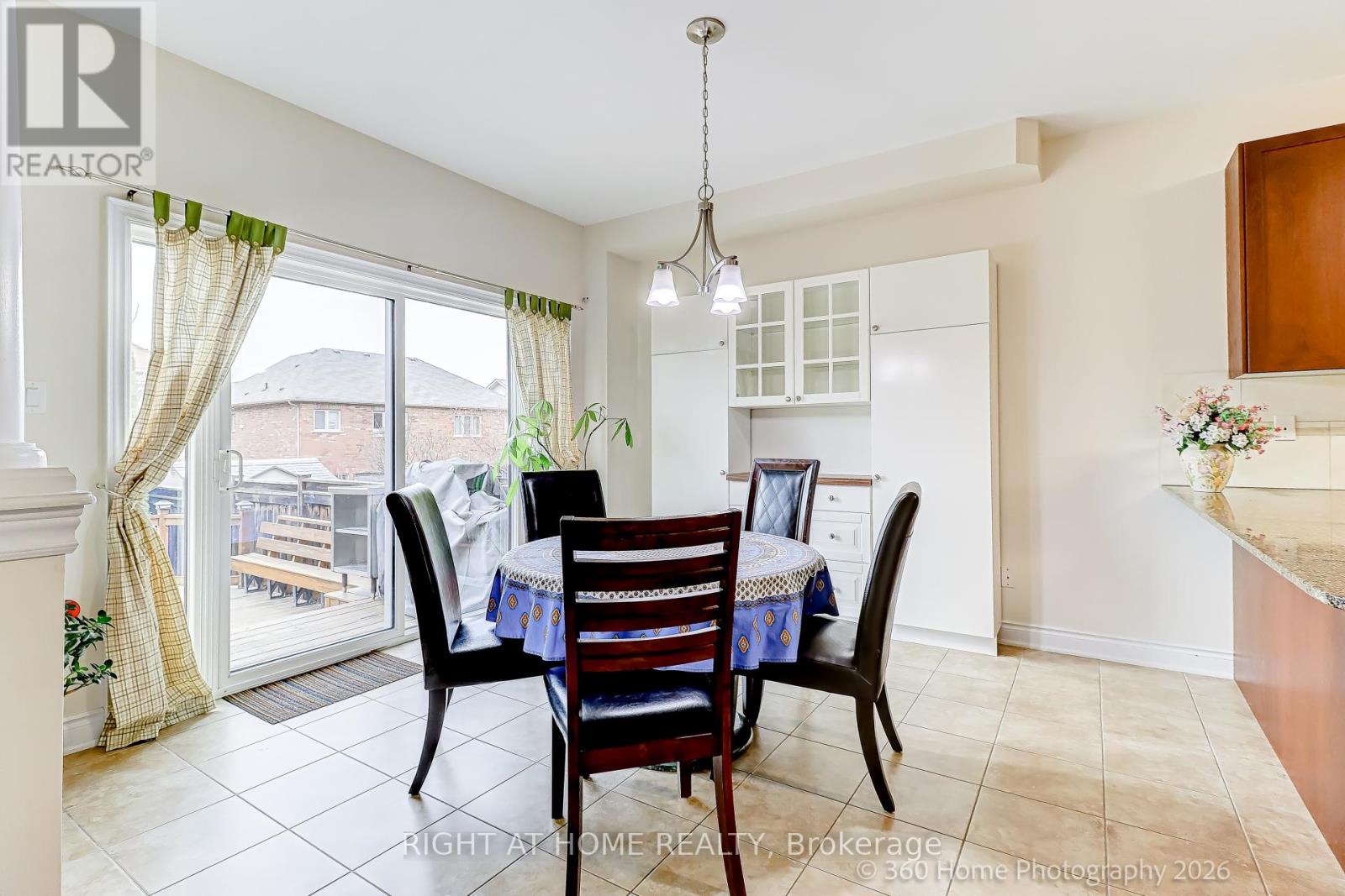 1045 Bob Scott Court, Newmarket, Ontario  L3X 3L5 - Photo 9 - N12949200