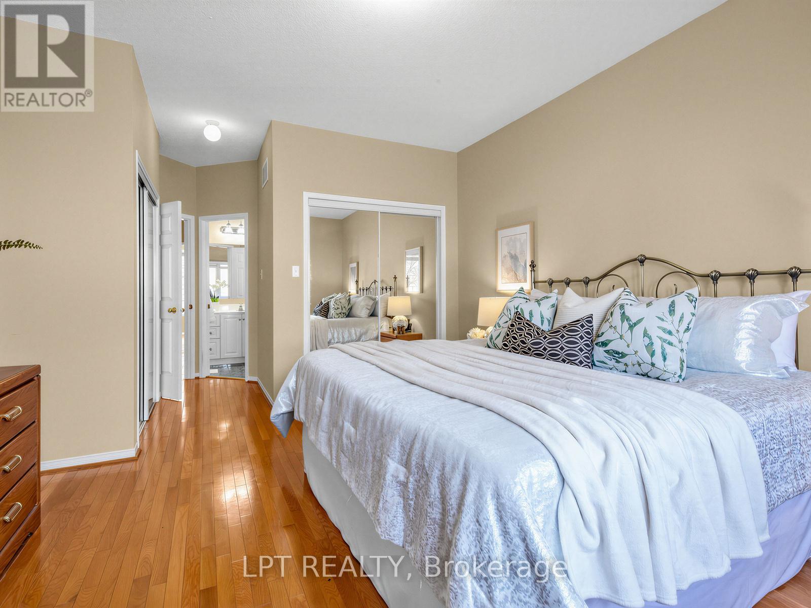 194 Russell Jarvis Drive, Markham, Ontario  L3S 4E9 - Photo 14 - N12949216