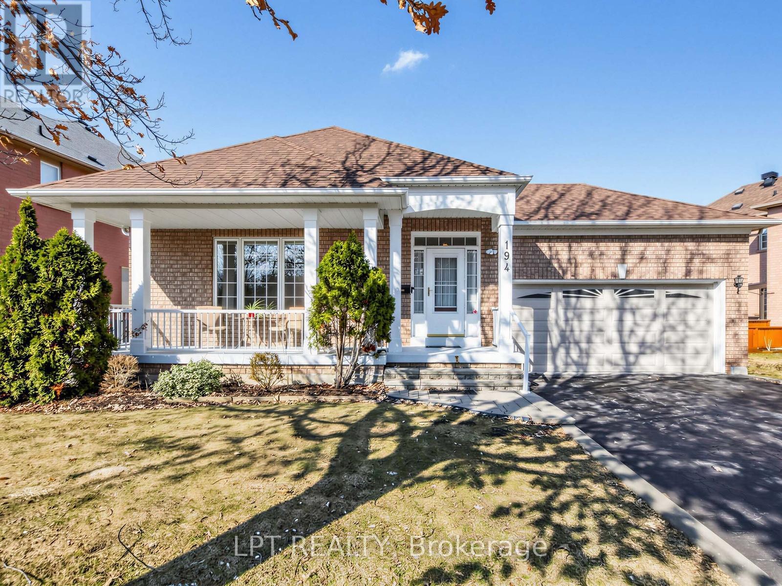 194 Russell Jarvis Drive, Markham, Ontario  L3S 4E9 - Photo 2 - N12949216