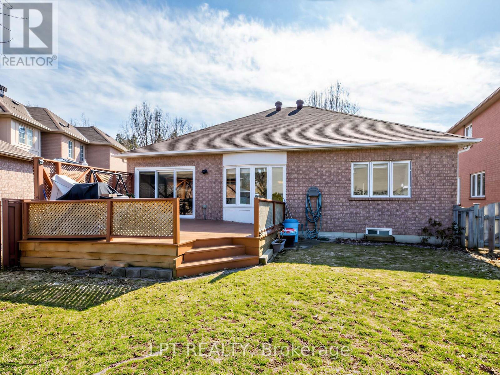 194 Russell Jarvis Drive, Markham, Ontario  L3S 4E9 - Photo 34 - N12949216