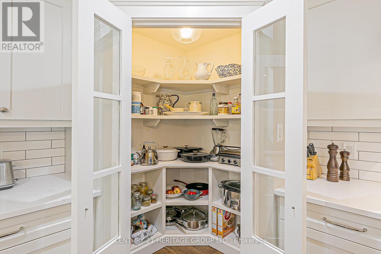 164 Park Avenue, Newmarket, Ontario  L3Y 1V1 - Photo 9 - N12949258