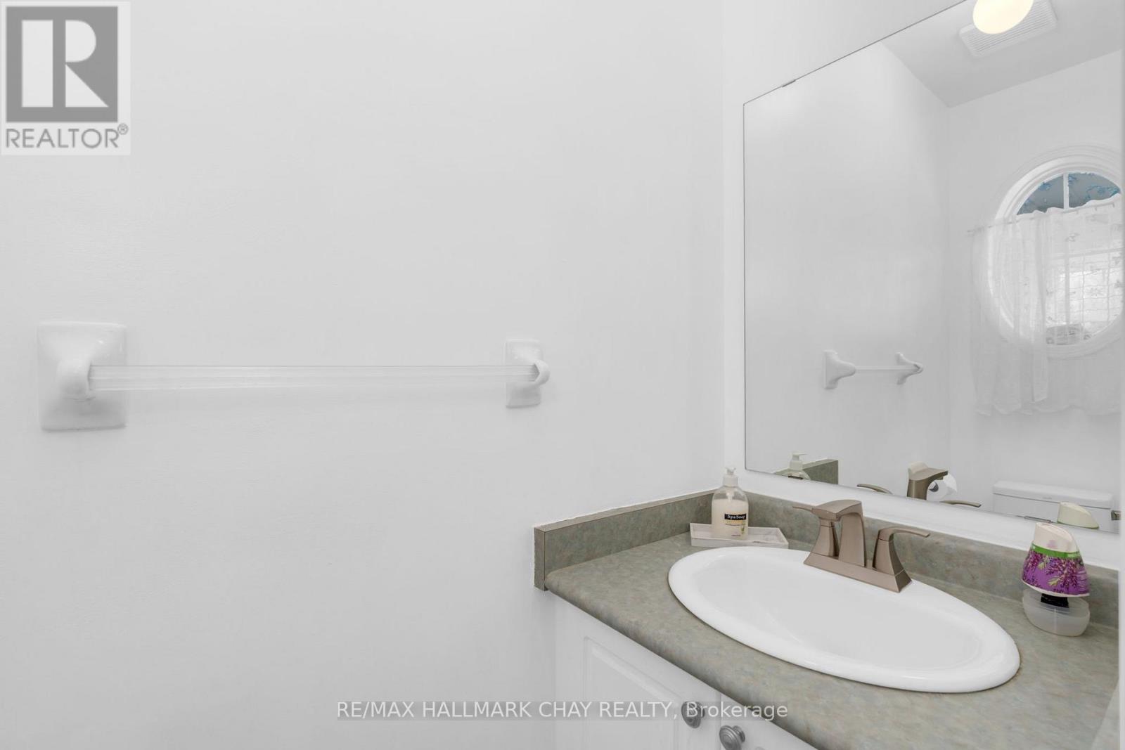 1324 Forest Street, Innisfil, Ontario  L9S 1Z7 - Photo 15 - N12949282