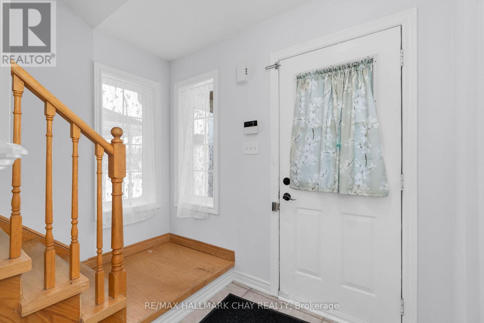 1324 Forest Street, Innisfil, Ontario  L9S 1Z7 - Photo 4 - N12949282