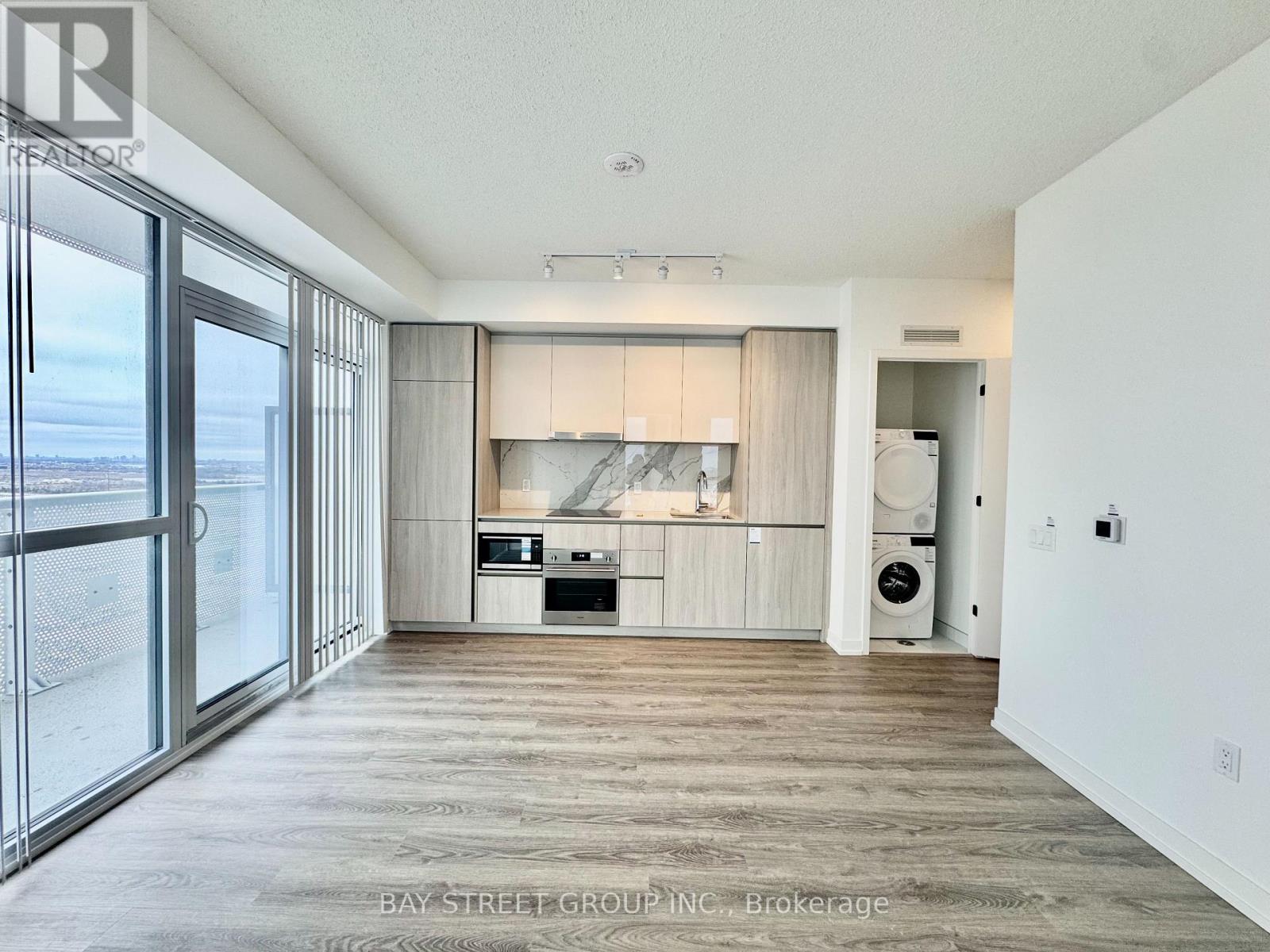 2906 - 8 Interchange Way, Vaughan, Ontario  L4K 0R2 - Photo 2 - N12949288