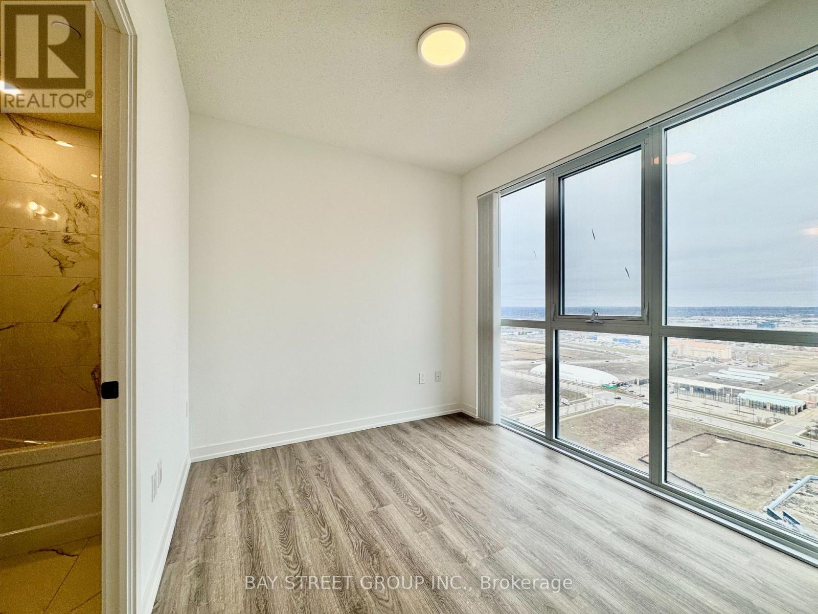 2906 - 8 Interchange Way, Vaughan, Ontario  L4K 0R2 - Photo 3 - N12949288