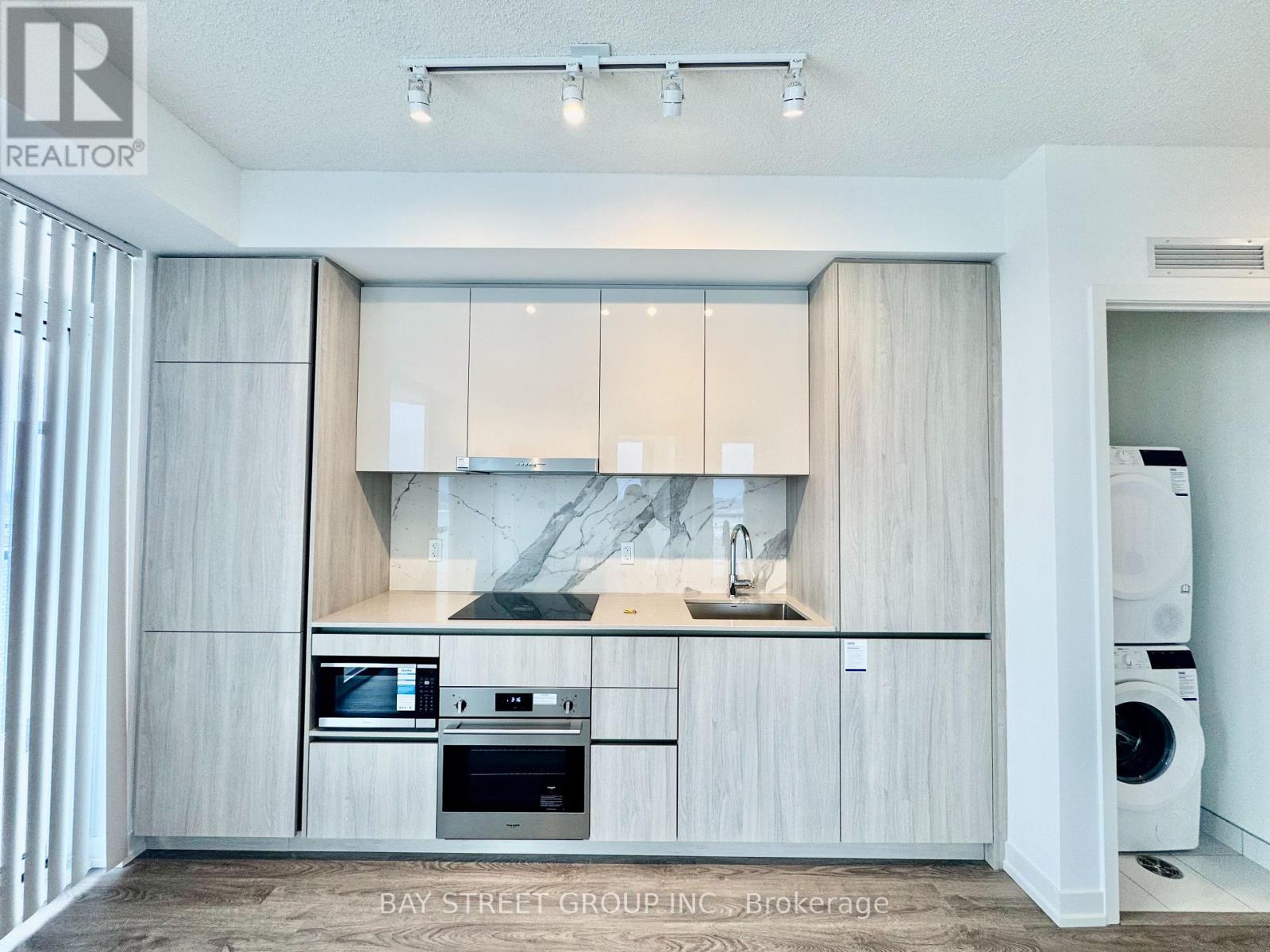 2906 - 8 Interchange Way, Vaughan, Ontario  L4K 0R2 - Photo 6 - N12949288