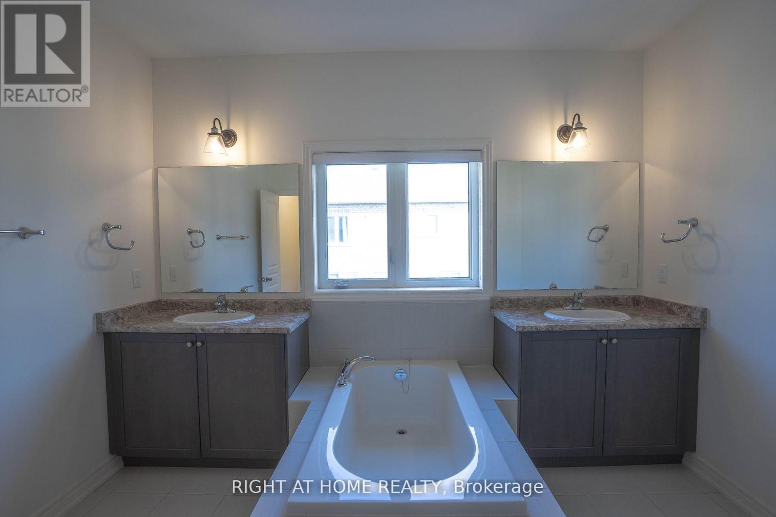 29 Boone Crescent, Vaughan, Ontario  L4H 4V1 - Photo 12 - N12949304