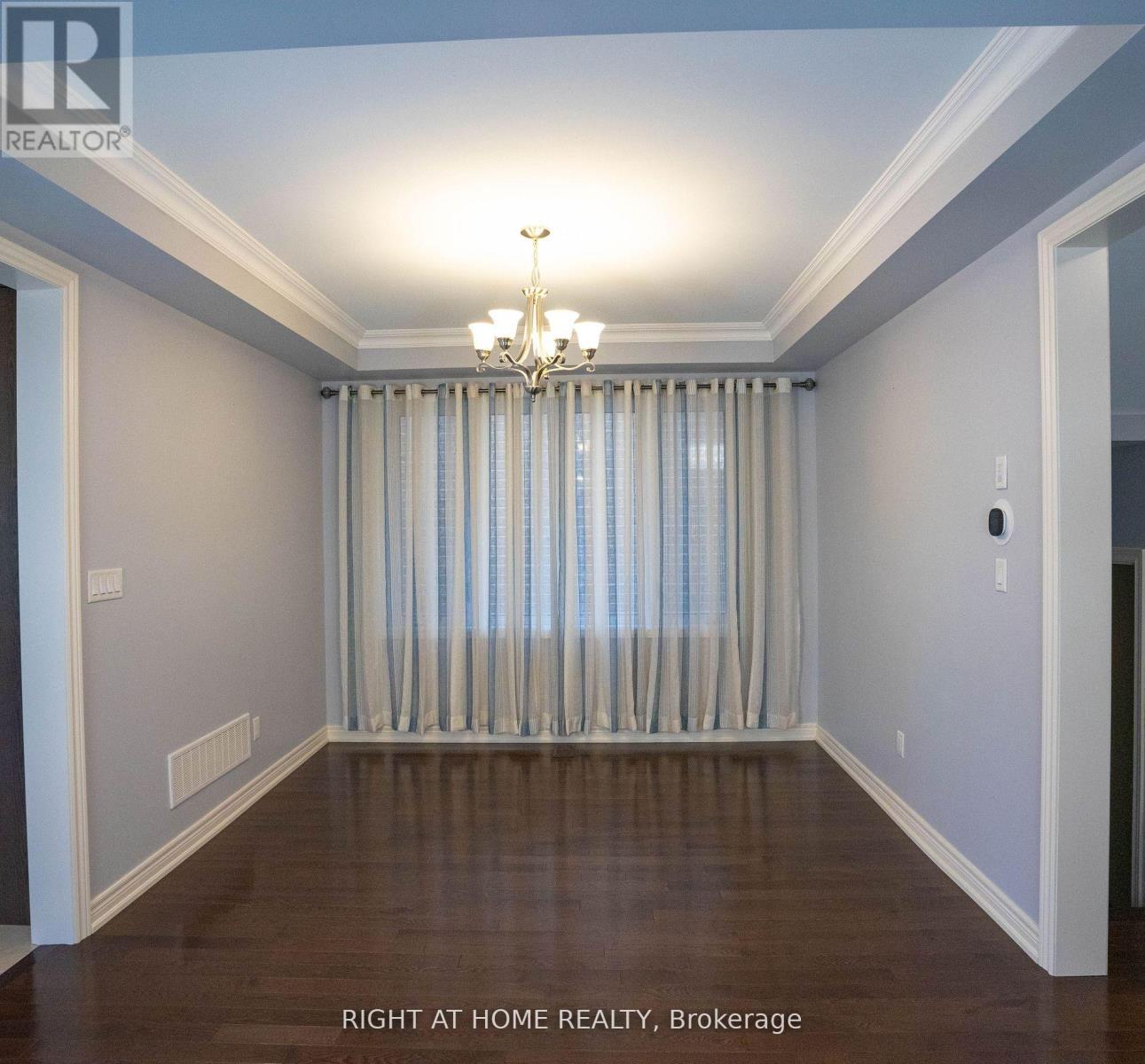 29 Boone Crescent, Vaughan, Ontario  L4H 4V1 - Photo 4 - N12949304