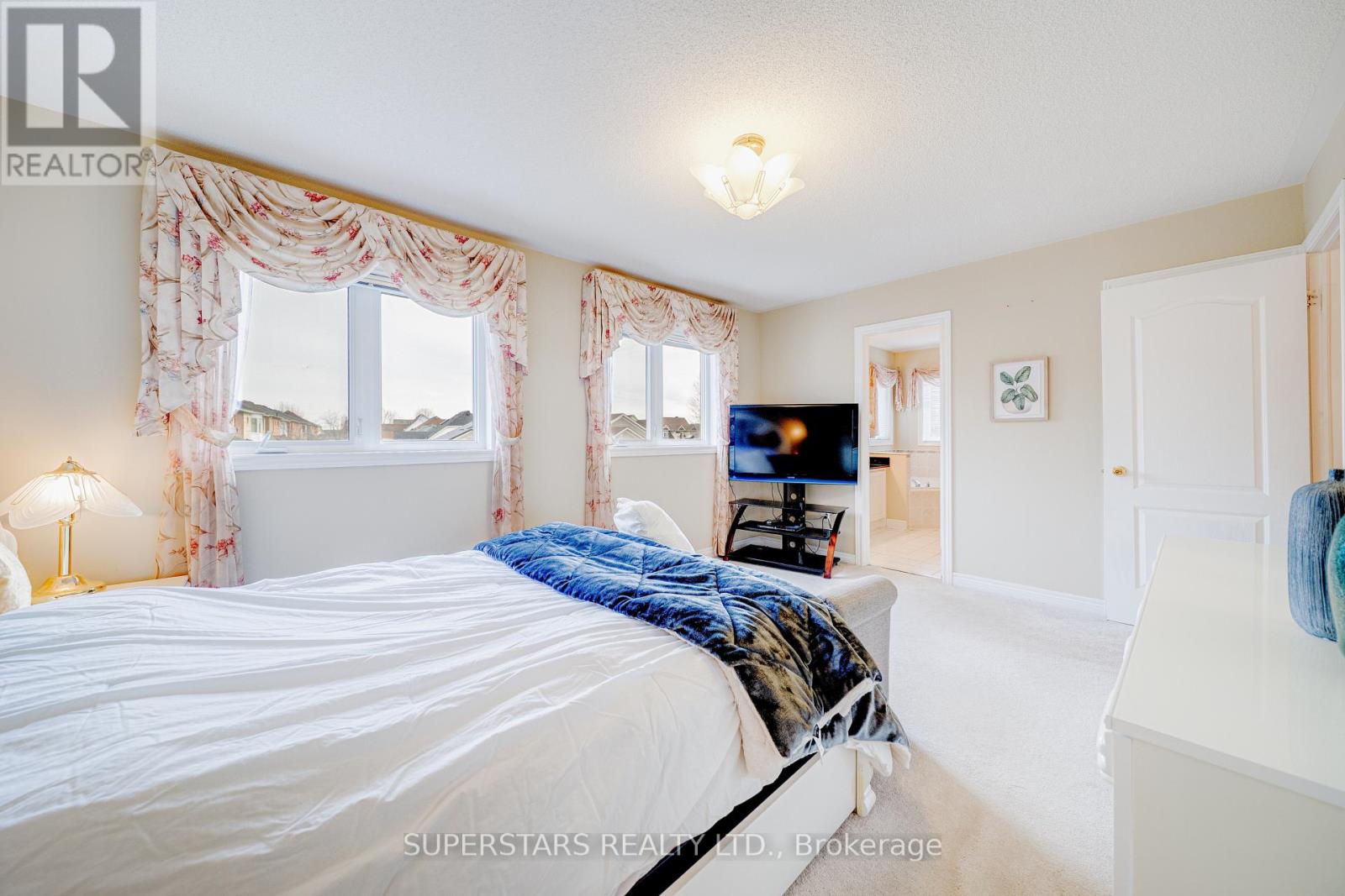 211 Stonebridge Drive, Markham, Ontario L6C 2S2 - Photo 15 - N12949330