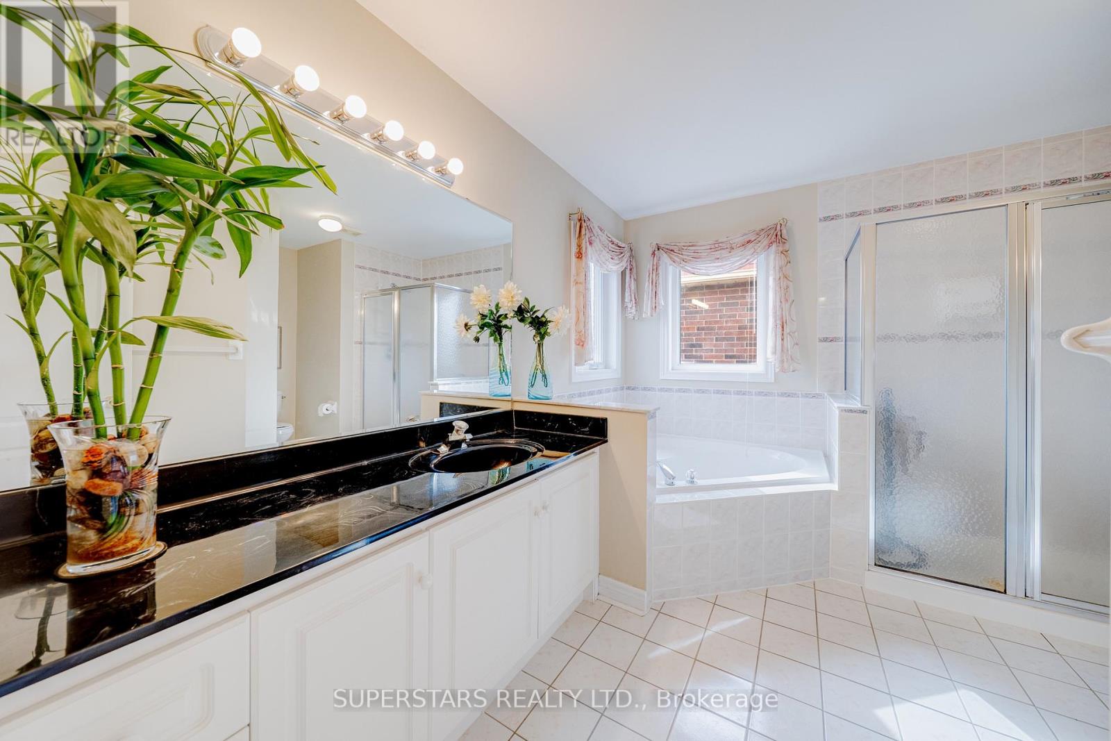 211 Stonebridge Drive, Markham, Ontario L6C 2S2 - Photo 16 - N12949330