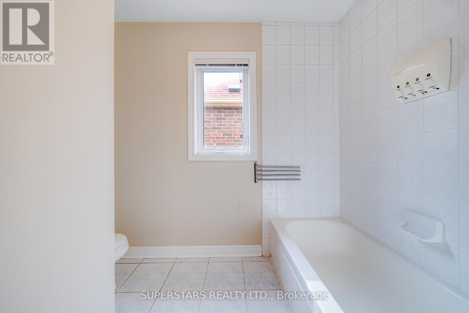 211 Stonebridge Drive, Markham, Ontario L6C 2S2 - Photo 21 - N12949330