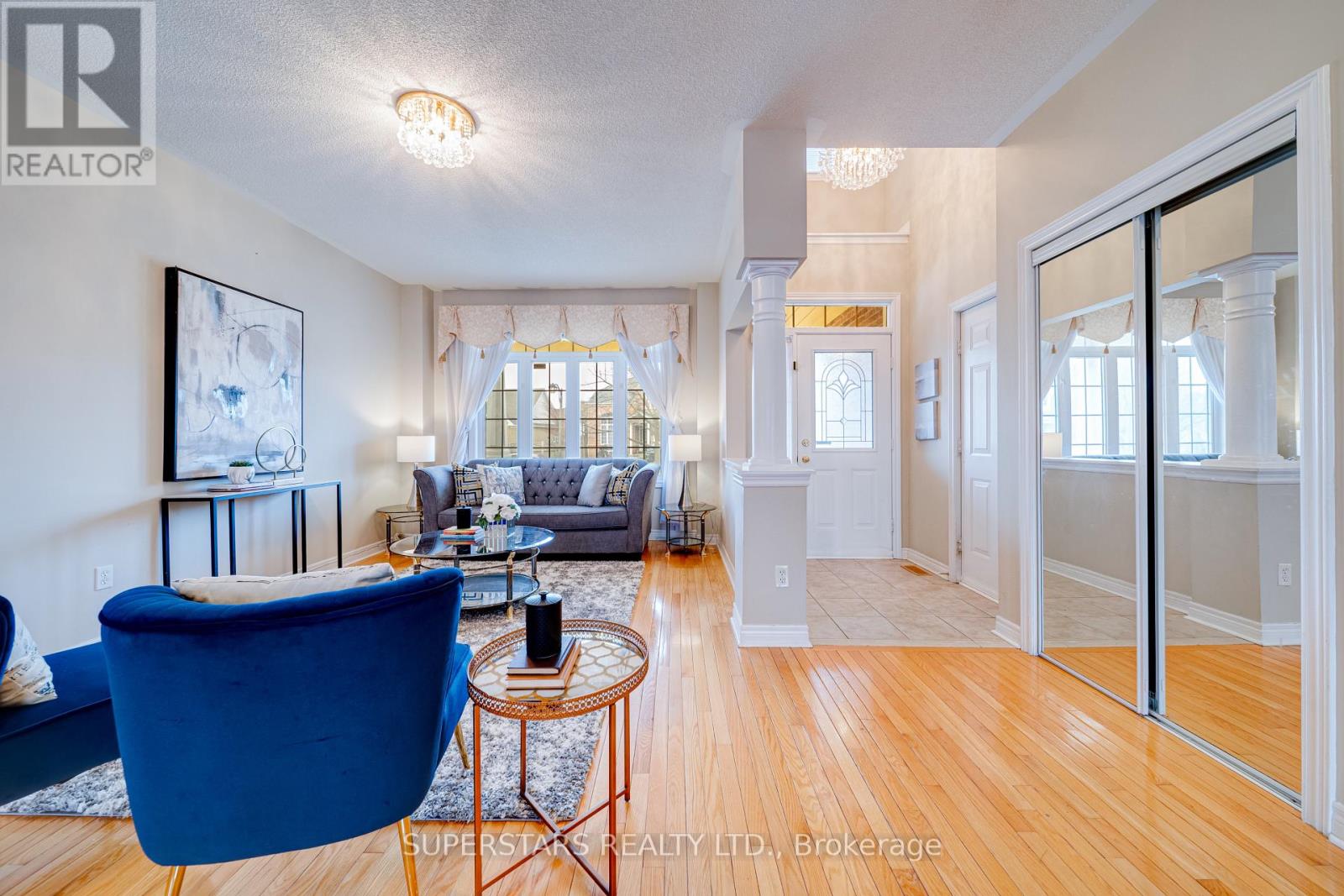 211 Stonebridge Drive, Markham, Ontario L6C 2S2 - Photo 4 - N12949330