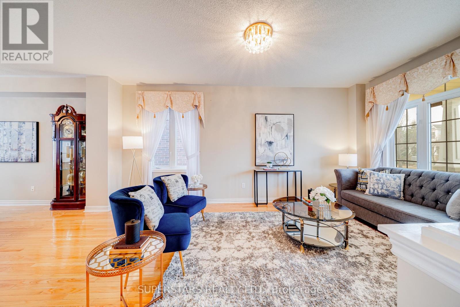 211 Stonebridge Drive, Markham, Ontario L6C 2S2 - Photo 5 - N12949330