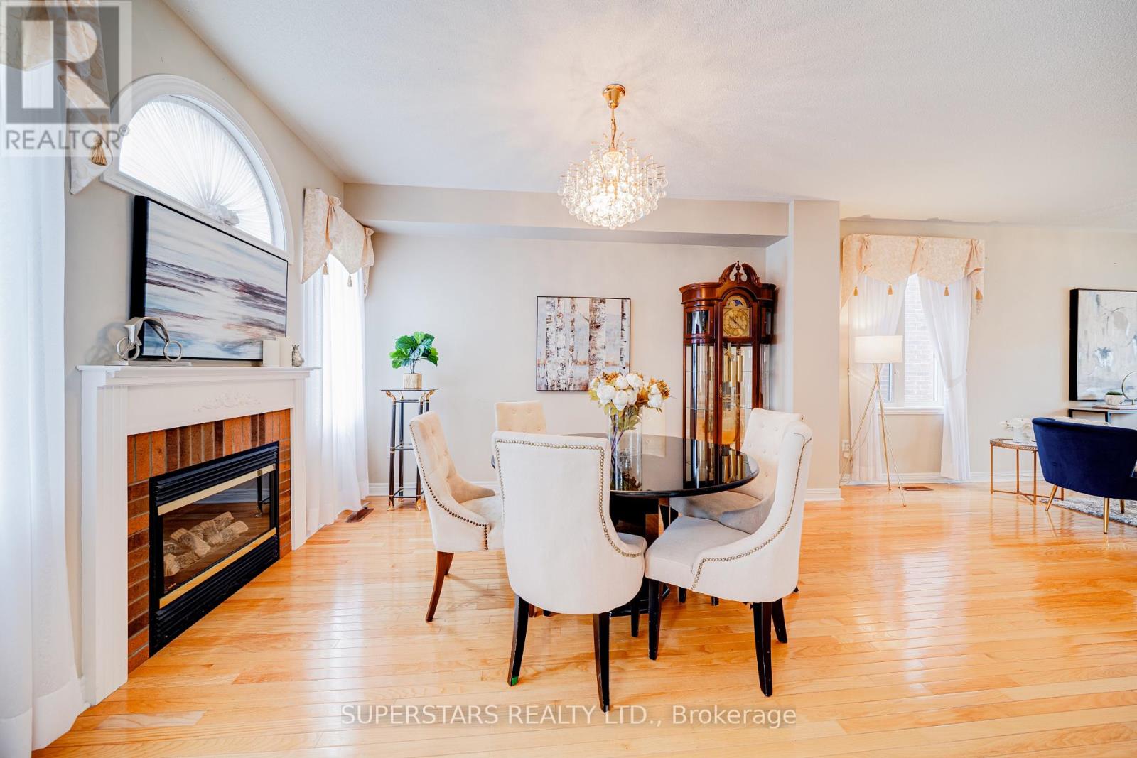 211 Stonebridge Drive, Markham, Ontario L6C 2S2 - Photo 8 - N12949330